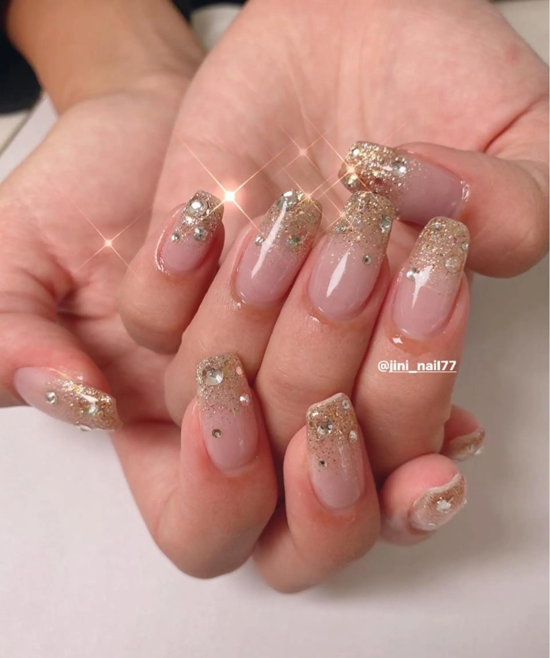 ネイル JINI NAIL所属・ジニ ネイルのネイルデザイン