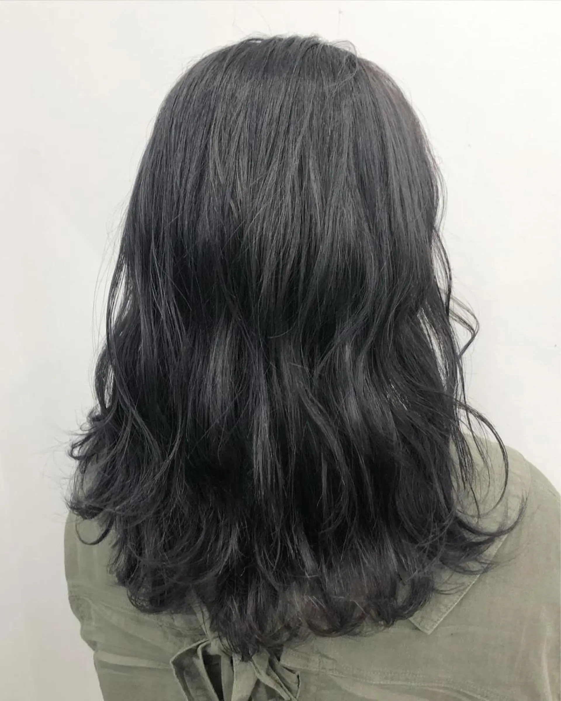 セミロング カラー カット ヘアカラー トリートメント 🦄インナーカラー 🦄貫井彩花のヘアスタイル