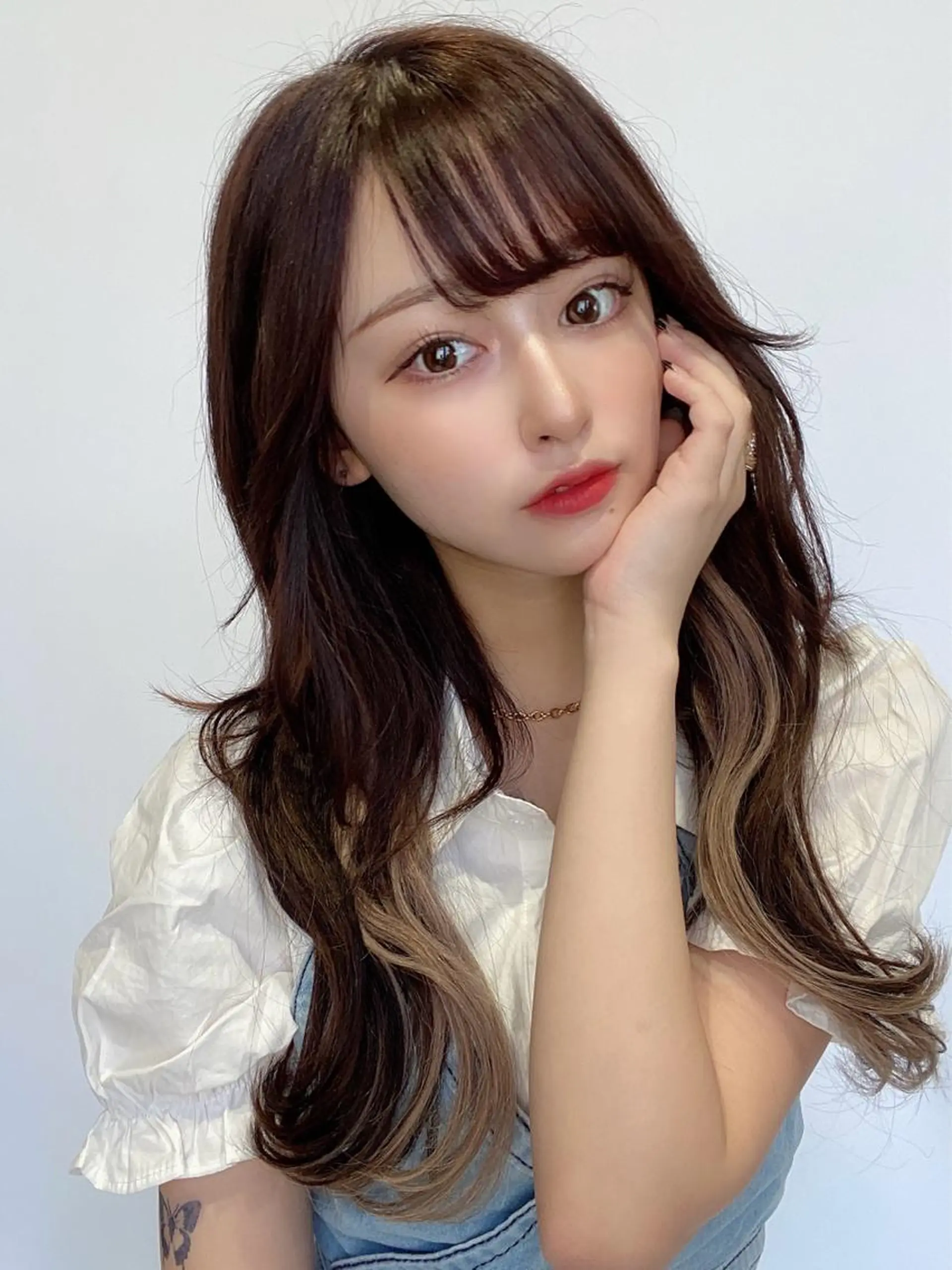 セミロング カラー ブリーチ ケアブリーチ ダブルカラー イヤリングカラー ハイライトカラー カット ヘアカラー トリートメント 新宿✨顔周りカット 韓国ヘア/坂本亜裟海のヘアスタイル