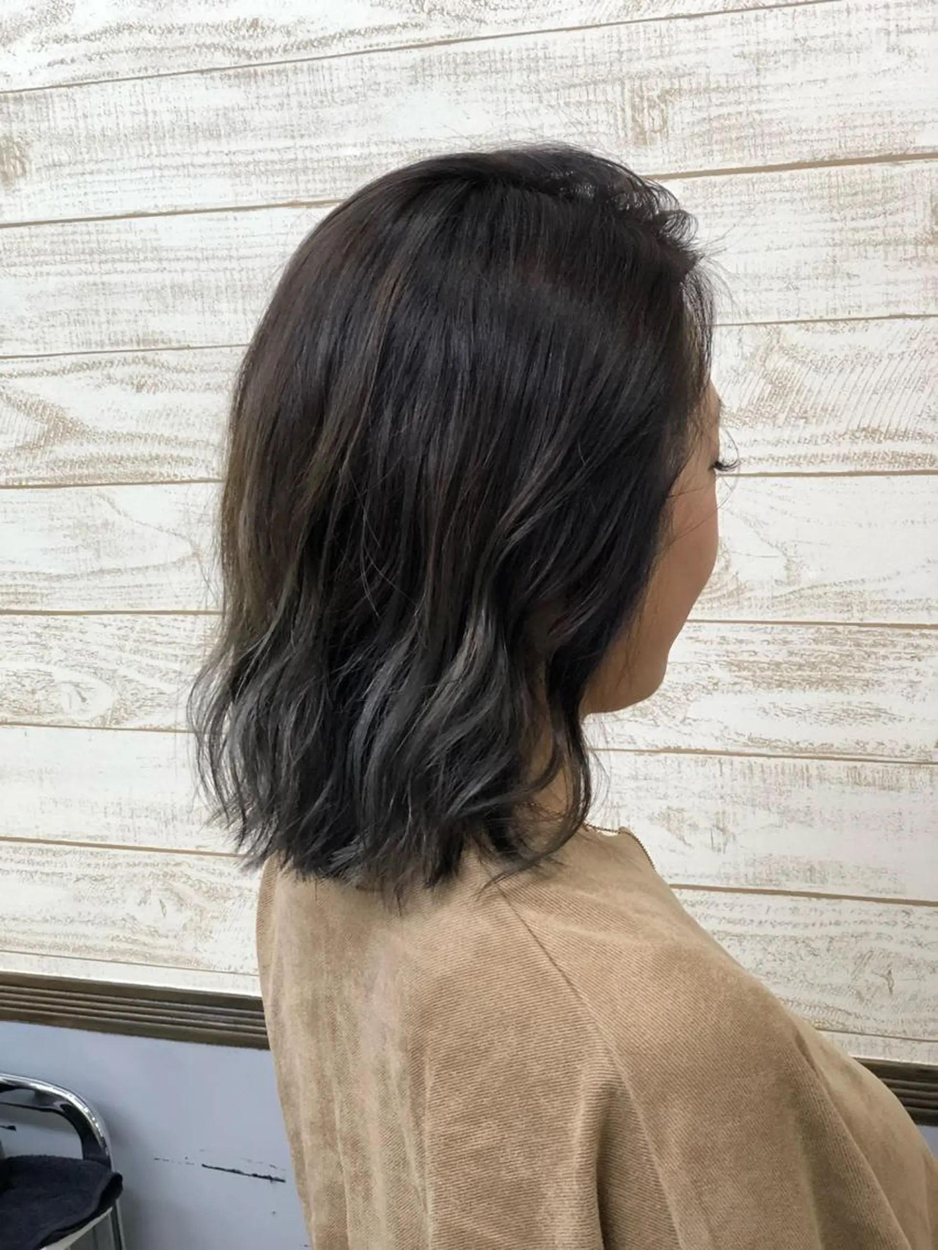 ミディアム カラー ヘアアレンジ アッシュ ブリーチ ケアブリーチ 透明感カラー ダークアッシュ 枝毛カット&髪質改善 満足NO.1岡しゃんのヘアスタイル