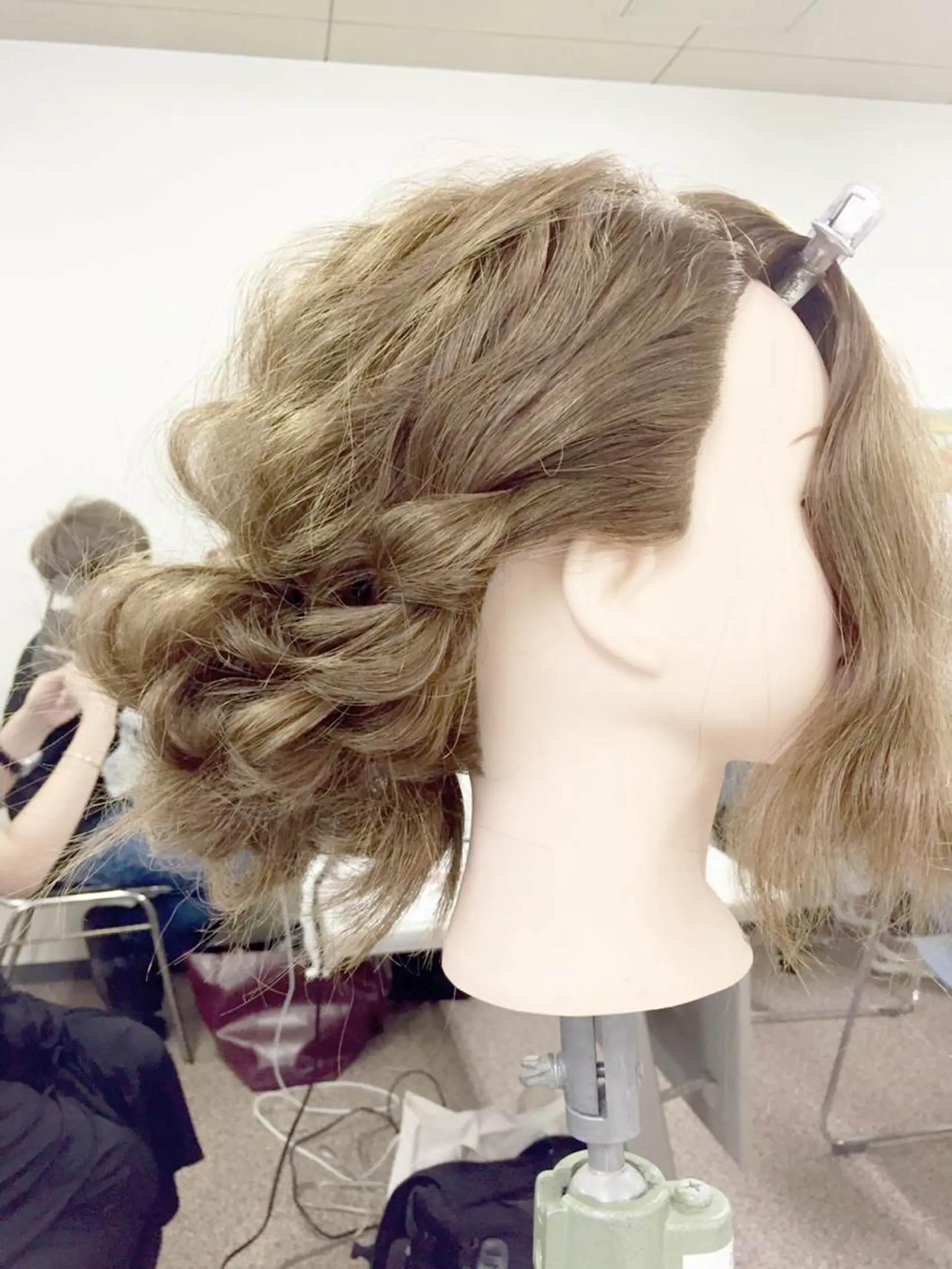 ショート ミディアム セミロング ロング カラー パーマ ヘアアレンジ キッズ ネイル まつエク 伴 貴吉のヘアスタイル