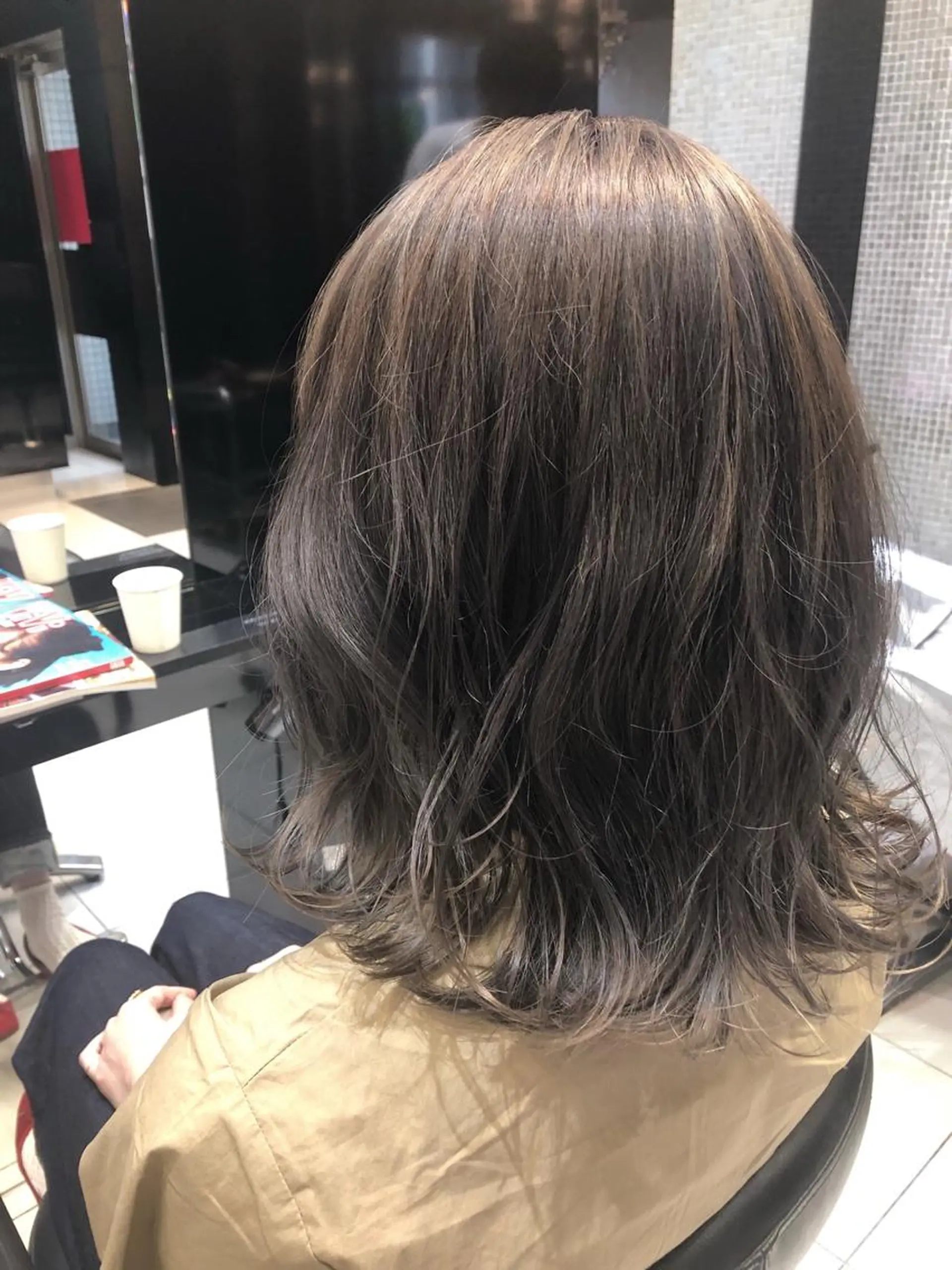 ミディアム カラー アッシュ ベージュカラー 女性リピ90%🍨 🩷佐藤みずきのヘアスタイル