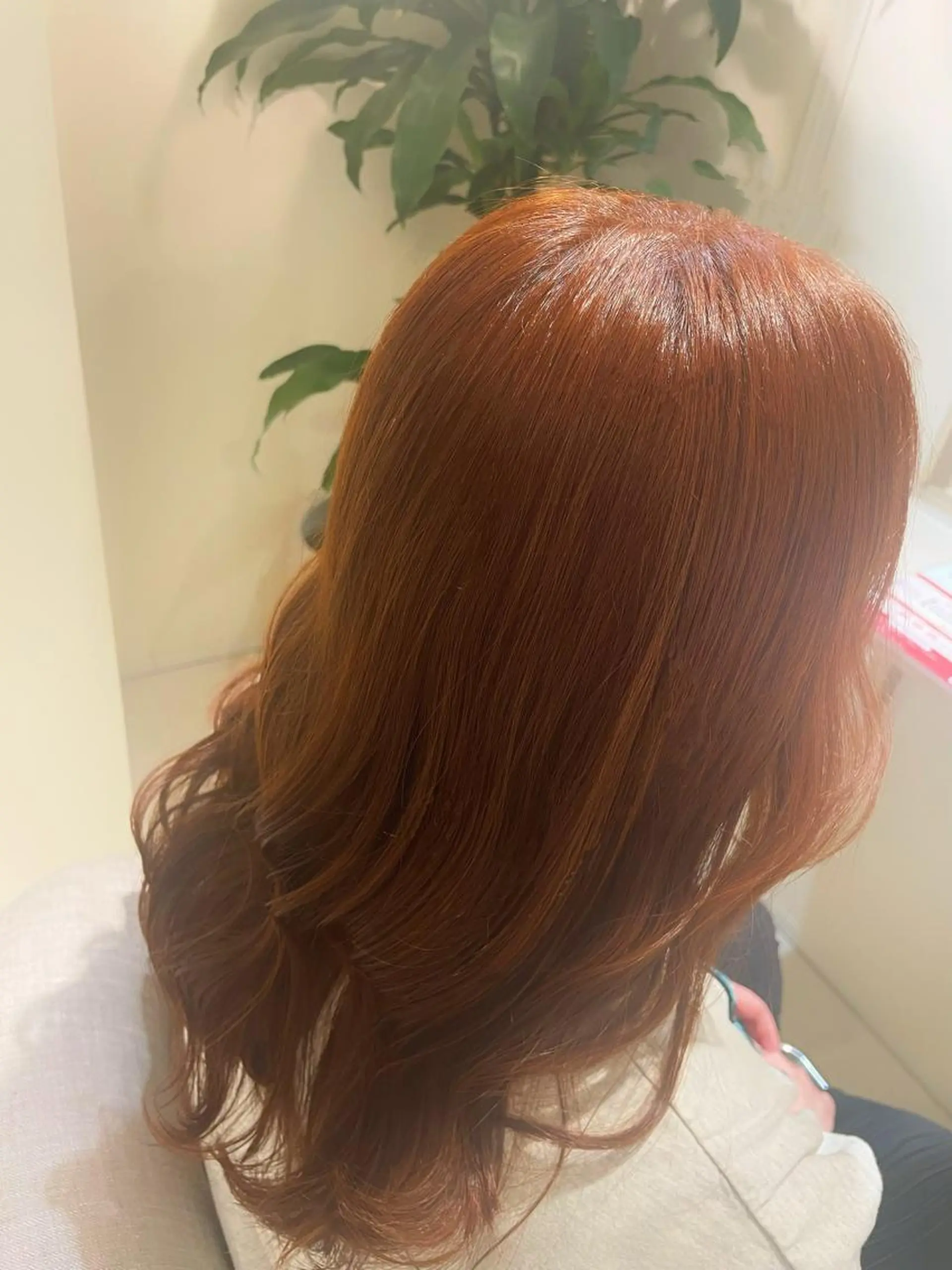 カラー オレンジ CreBiA ten_【クレビアテン】所属・crebia 漢人 美海／レイヤーカットのヘアスタイル