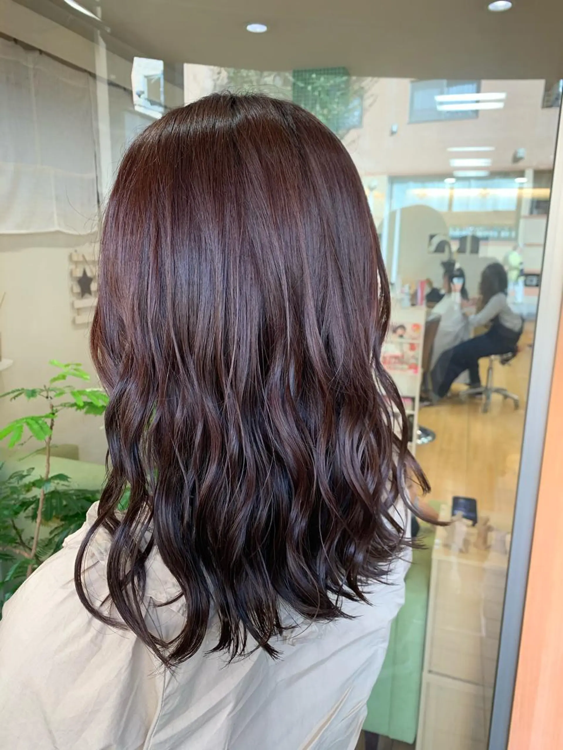 ミディアム 丸山 亜加理のヘアスタイル