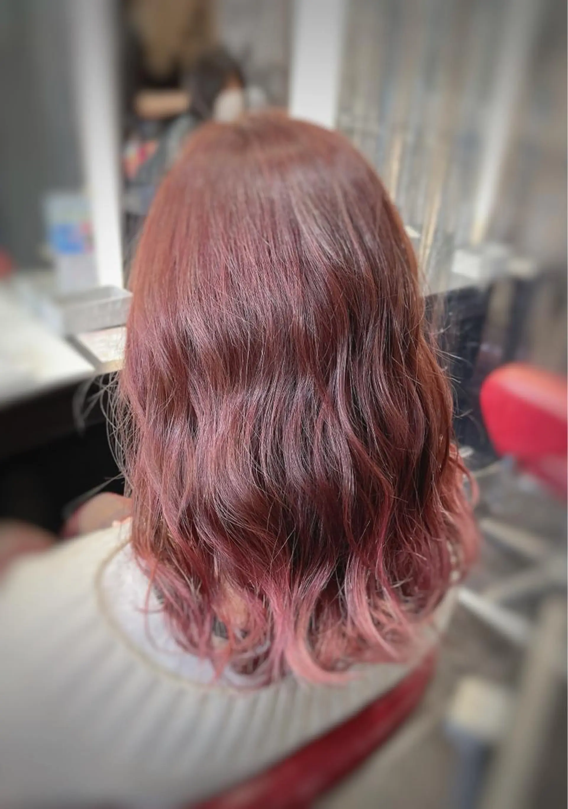 セミロング ブリーチカラー✨ 駒場　笙のヘアスタイル