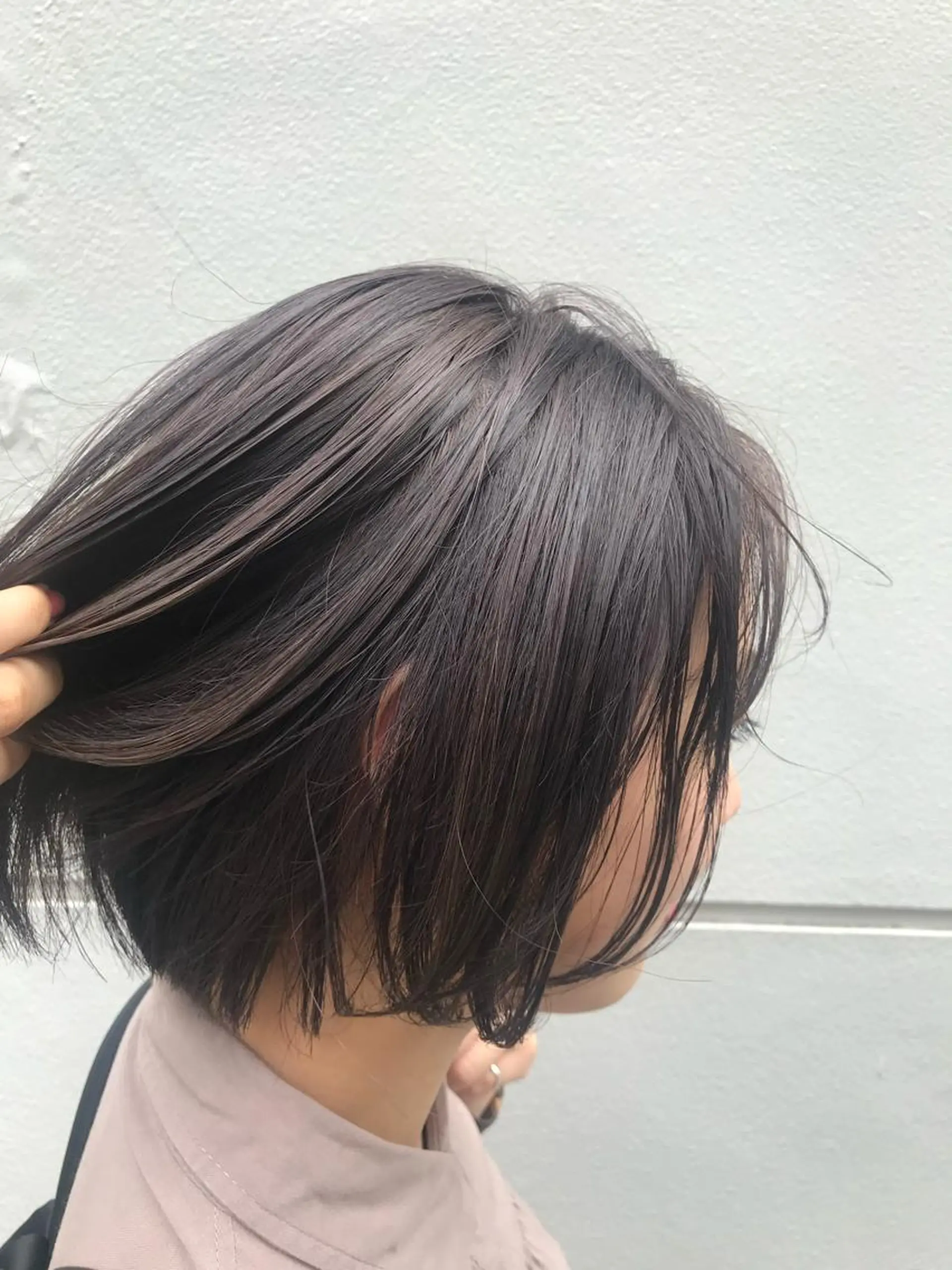 ショート カラー ヘアアレンジ サナ🌱 切りっぱなしボブのヘアスタイル