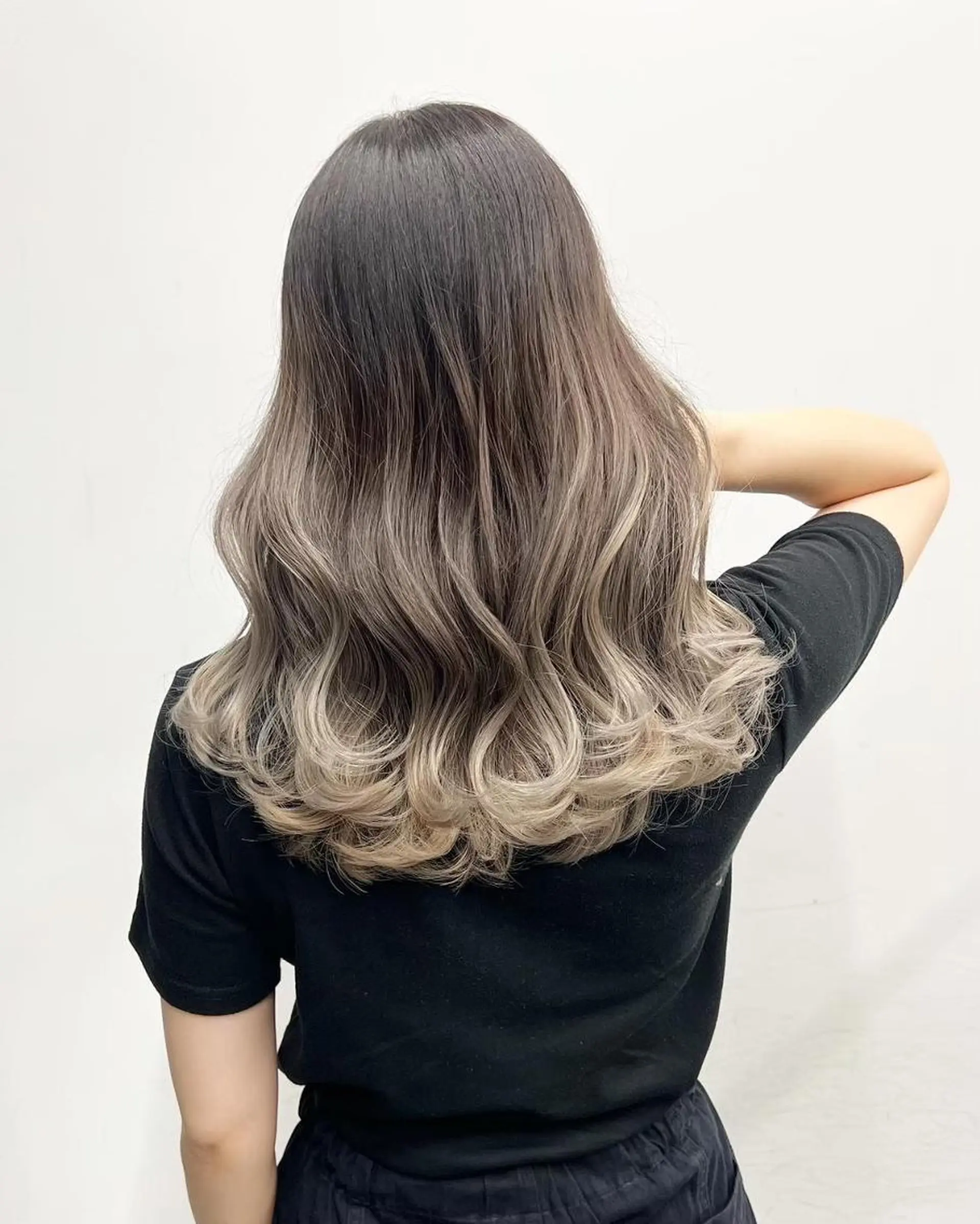 ロング ボブ ハイライト 髪質改善 韓国風ヘア レイヤーカット ヘアカラー 【公式】amble luxe 中野のヘアスタイル