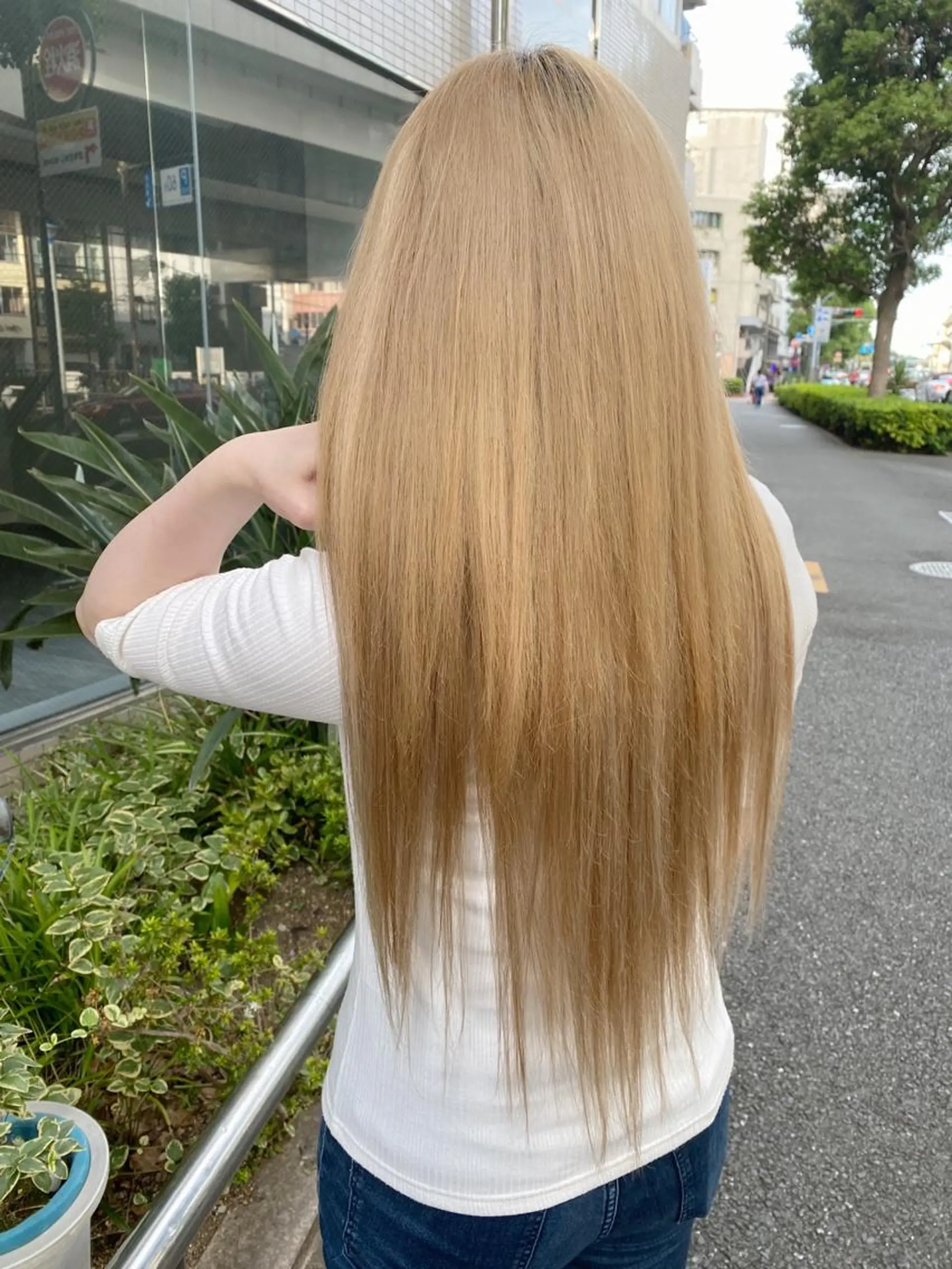 ロング カラー エクステ モモカ/ハイトーン /バレイヤージュのヘアスタイル