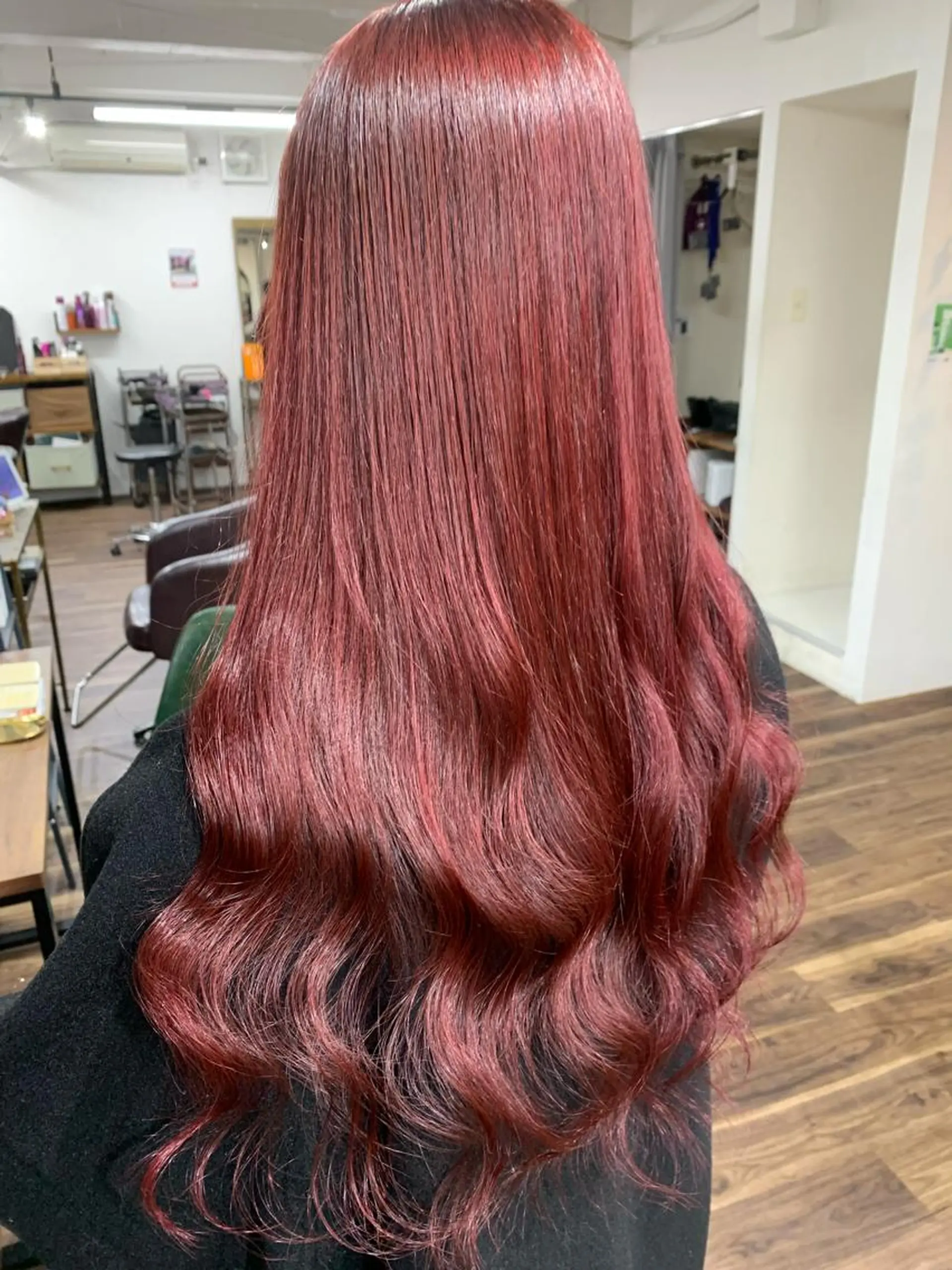 ロング カラー ヘアアレンジ アッシュ アッシュグレー アッシュグレージュ バレイヤージュ ミストバング ヘアカラー トリートメント 🌟🍒ハイトーン 韓国ヘア/ユウミのヘアスタイル