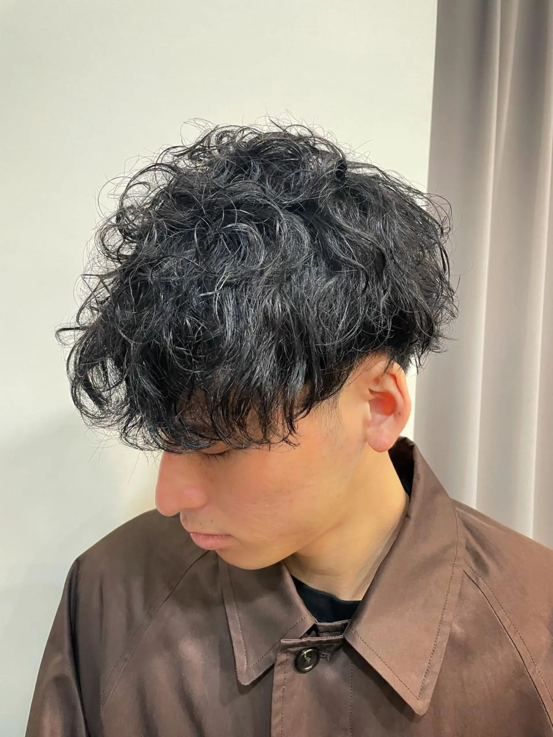 ショート パーマ メンズ アイブロウ メンズパーマ 眉カラー くせ毛 ストレートパーマ カット トリートメント ヘアセット メンズNO.1口コミ 高評価🟡三澤拓海✅のヘアスタイル