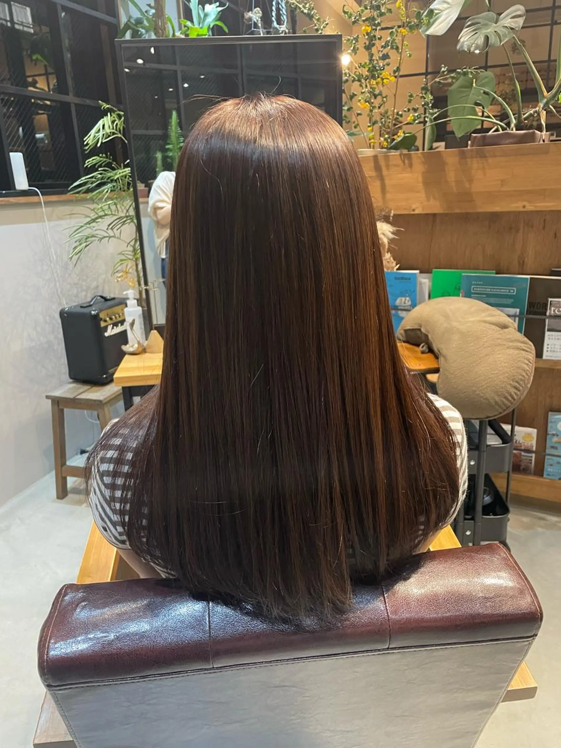 ロング カラー ブラウンカラー ダークブラウン トリートメント Loma ミレイのヘアスタイル