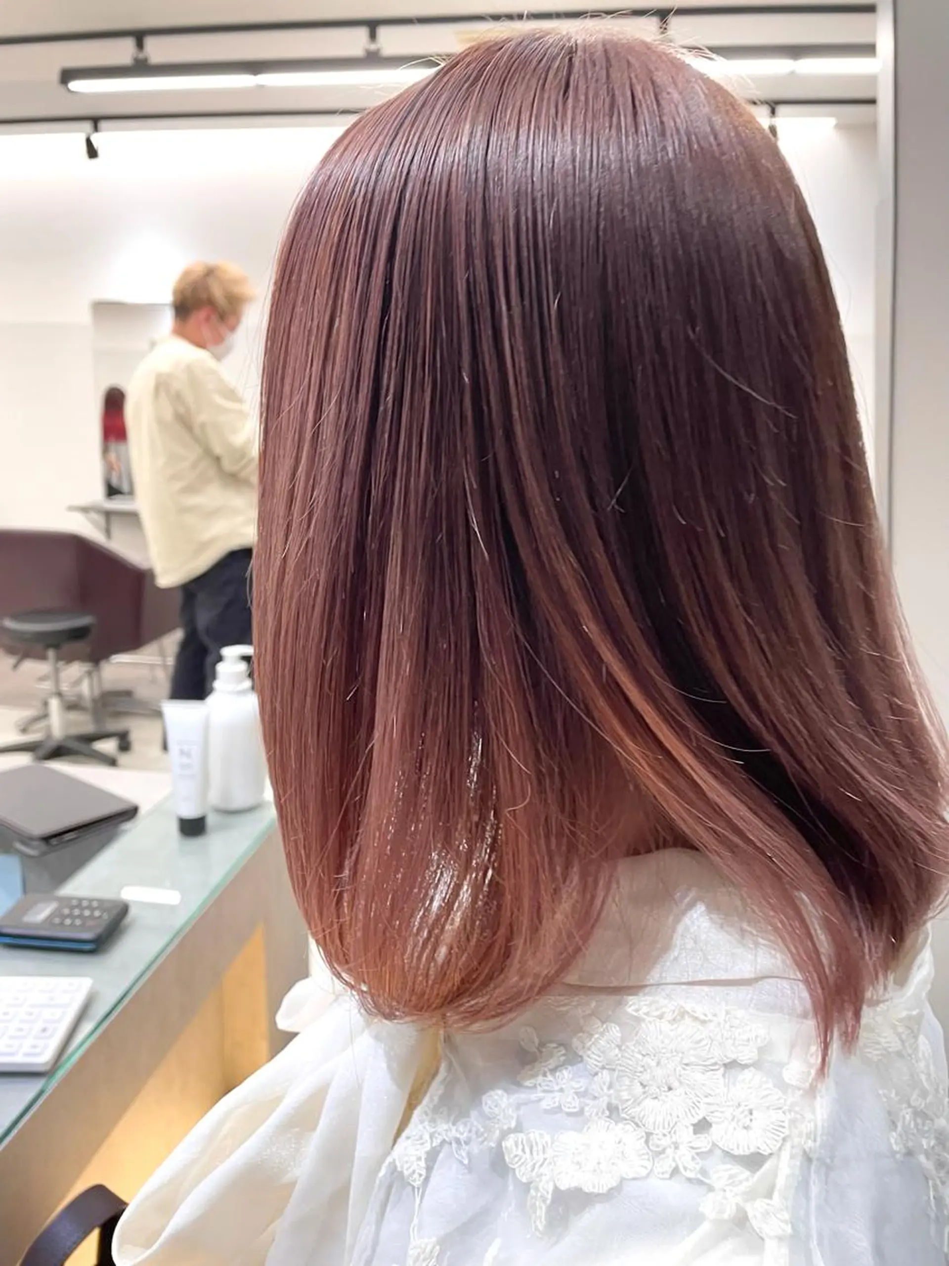 カラー AIRI layer cut hairのヘアスタイル