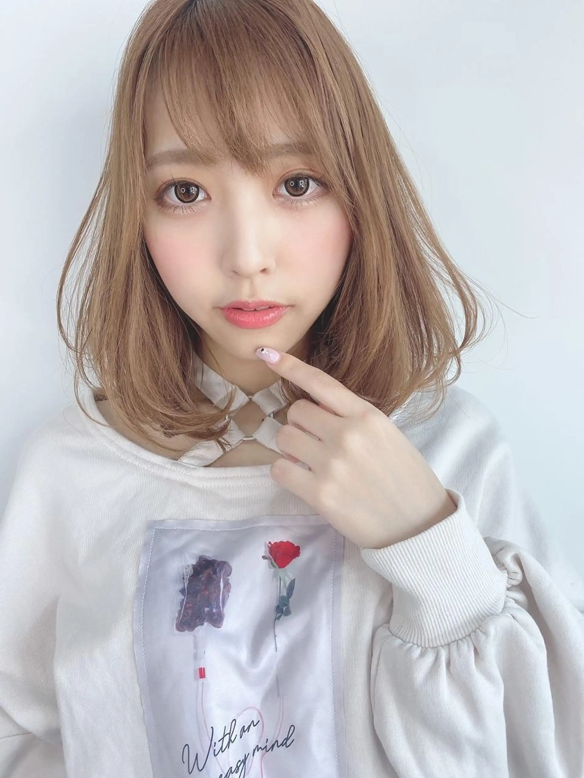 セミロング カラー オーガニックカラー 顔周りカット 小顔カット トリートメント 梅田茶屋町 Yutaのヘアスタイル