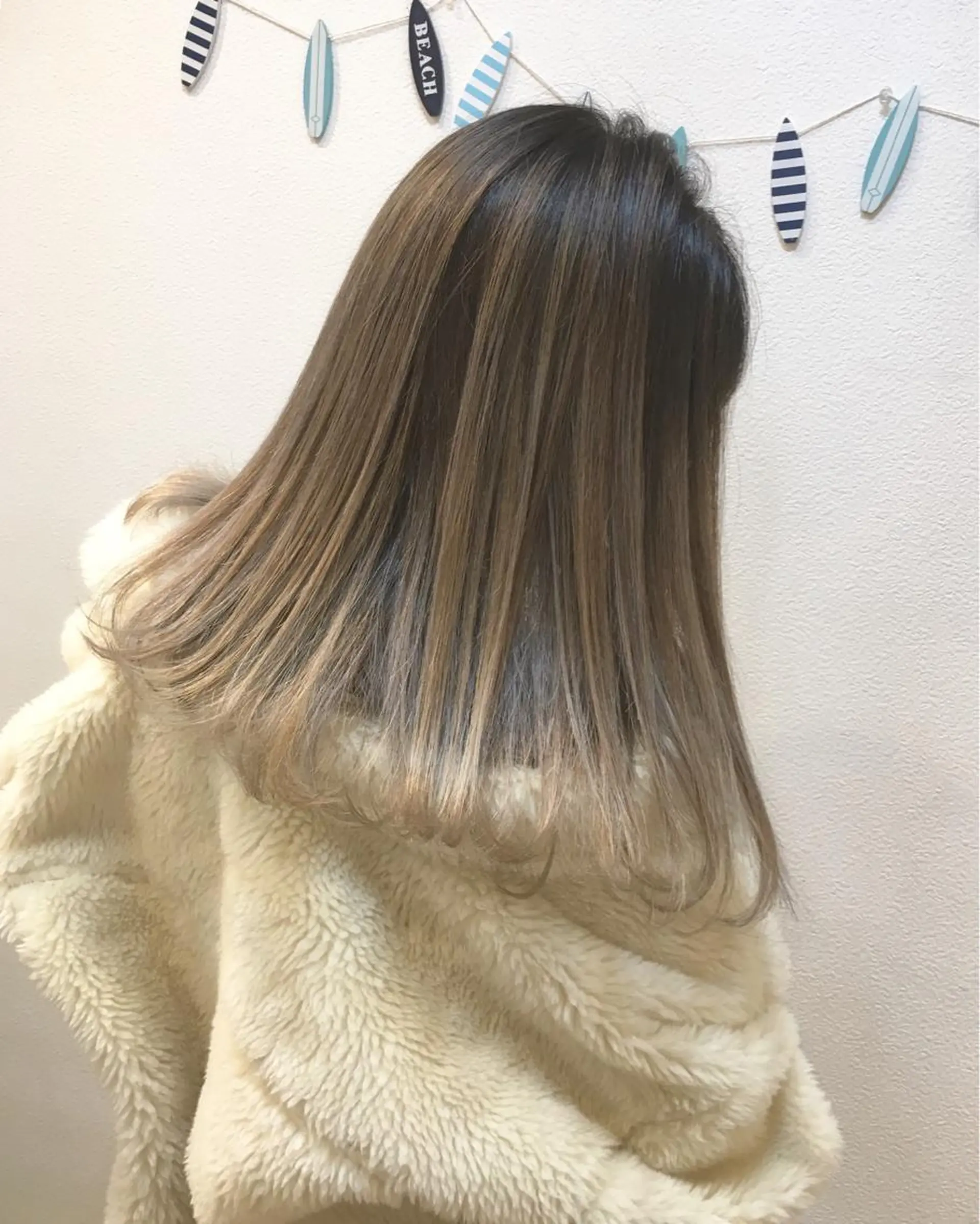 セミロング カラー バレイヤージュ レイヤーカット ショート、ボブ シマダマサトのヘアスタイル