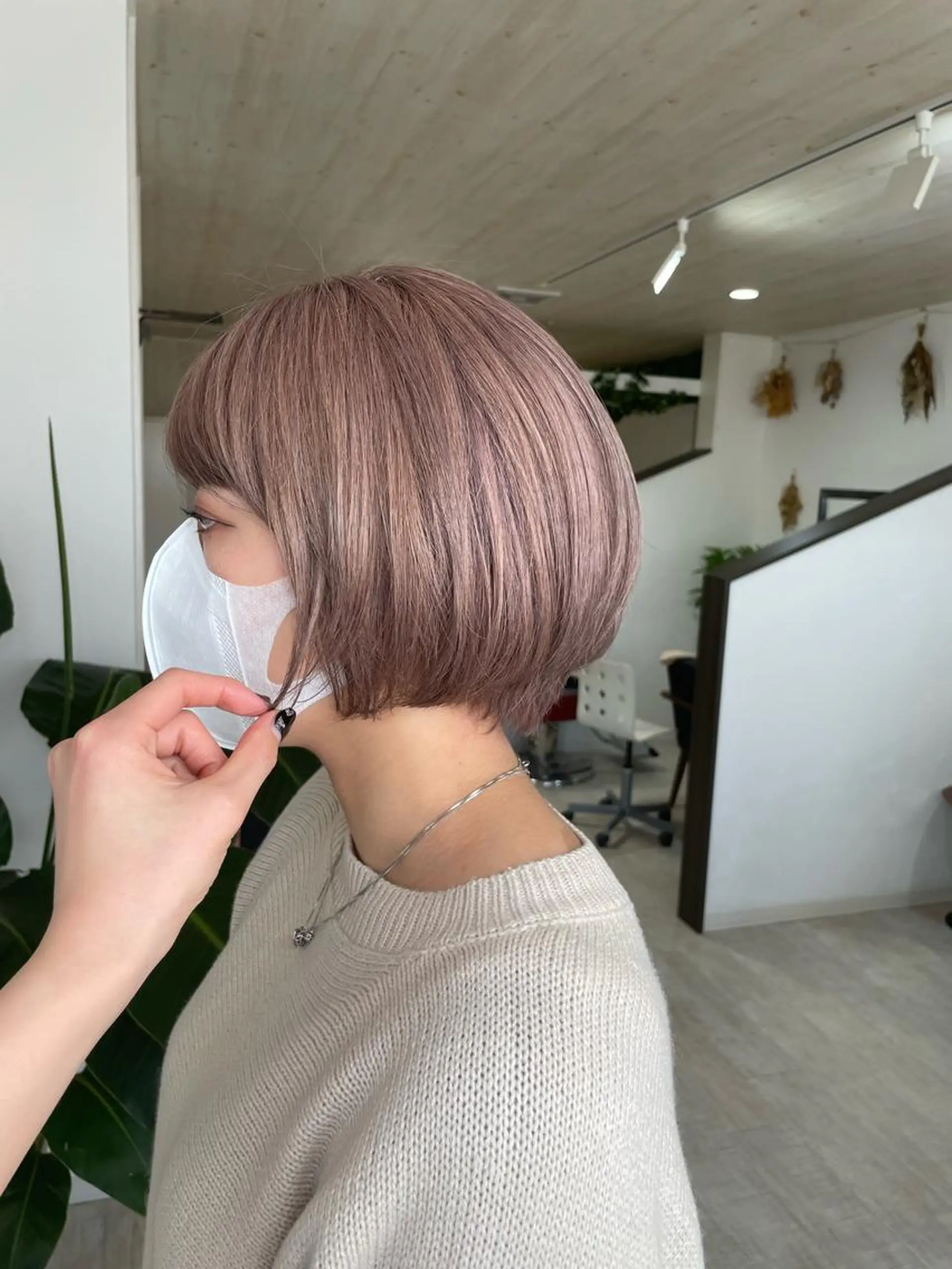 ショート カラー ベージュカラー ミルクティーベージュ ヘアカラー force  hair所属・🫧富田 苑実🫧のヘアスタイル