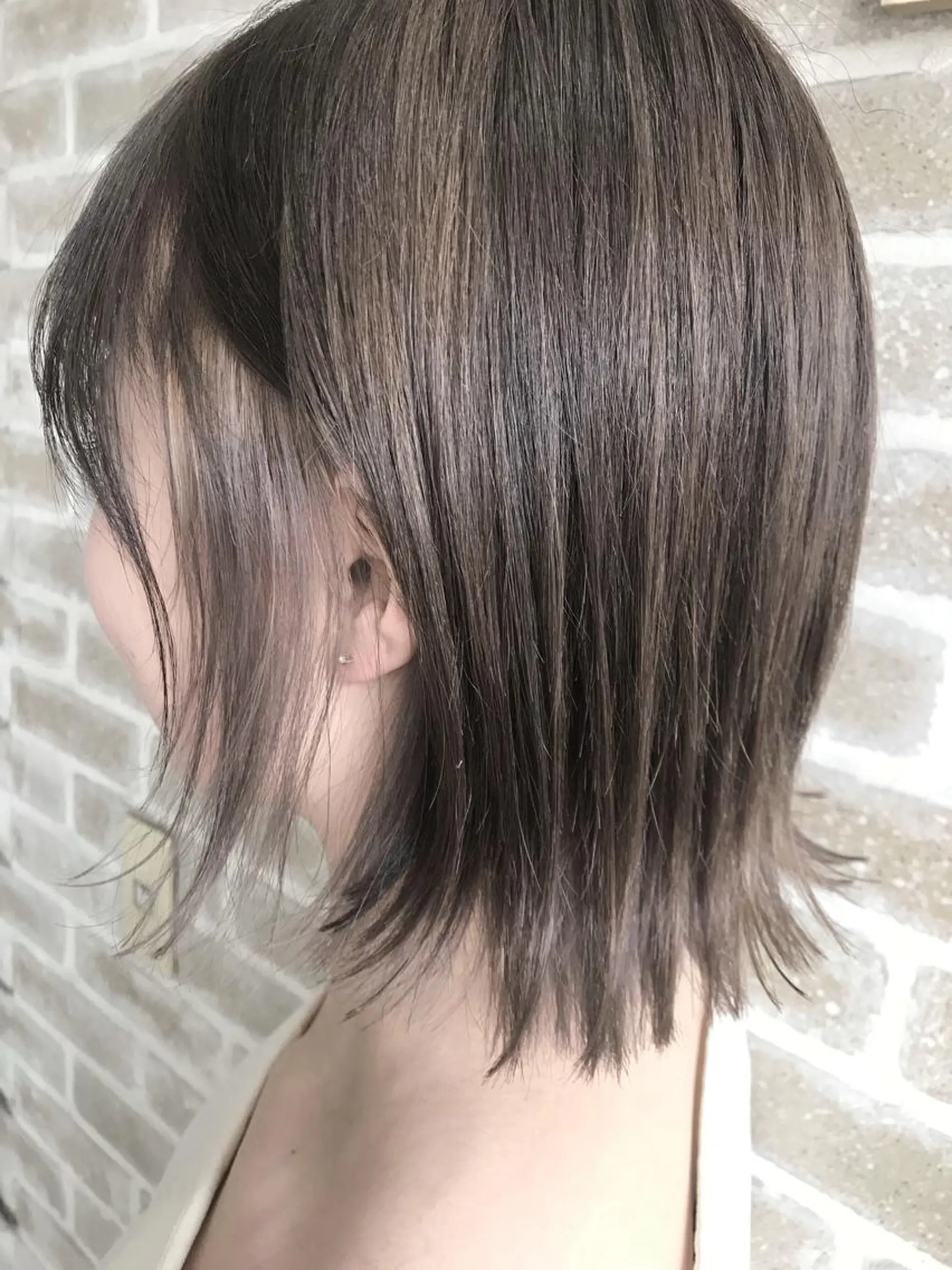 ショート カラー アッシュ アッシュグレー アッシュグレージュ グレージュ ハイトーンカラー 伊藤 優希のヘアスタイル