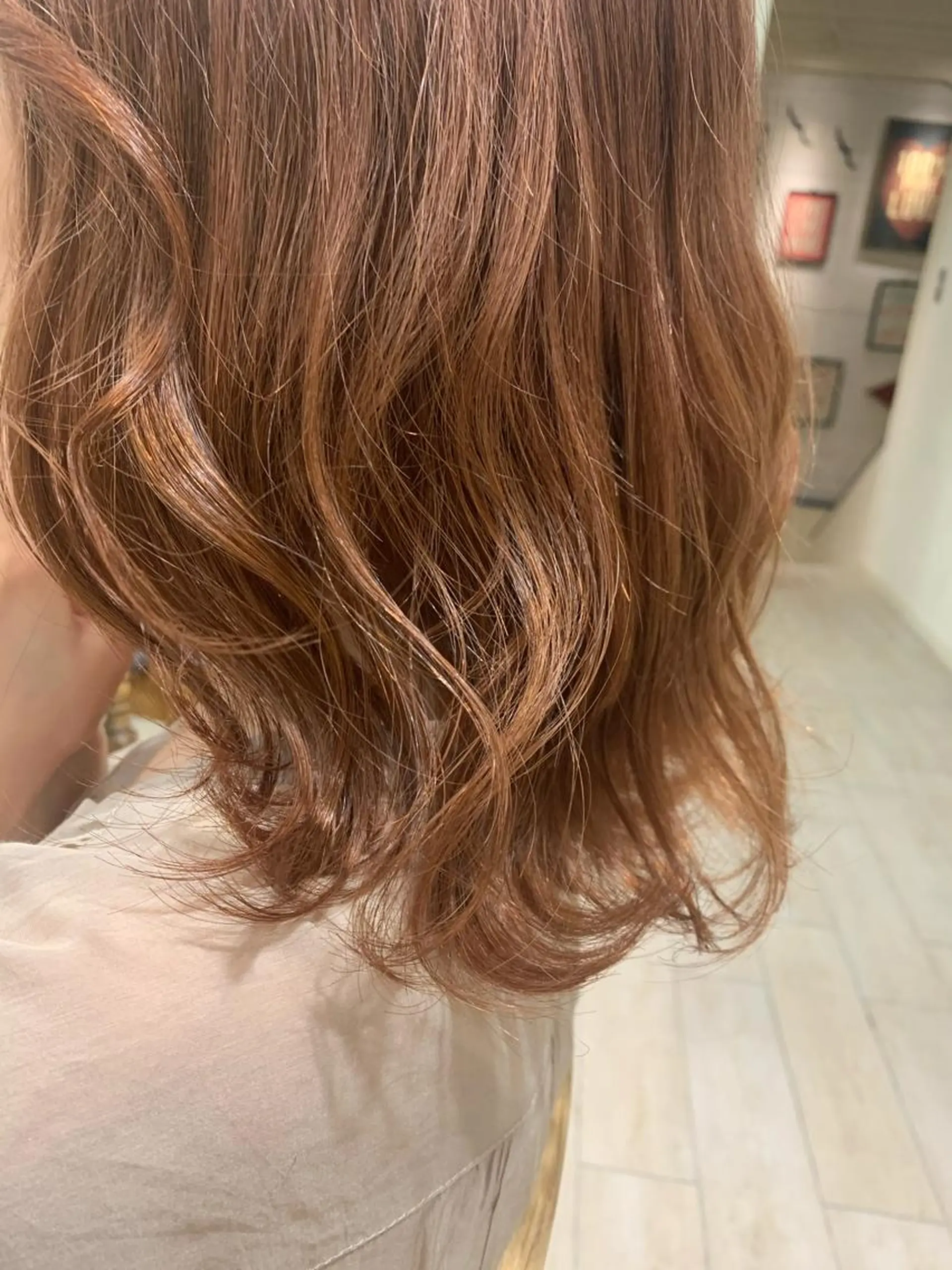 ミディアム カラー 勝野 優佳のヘアスタイル