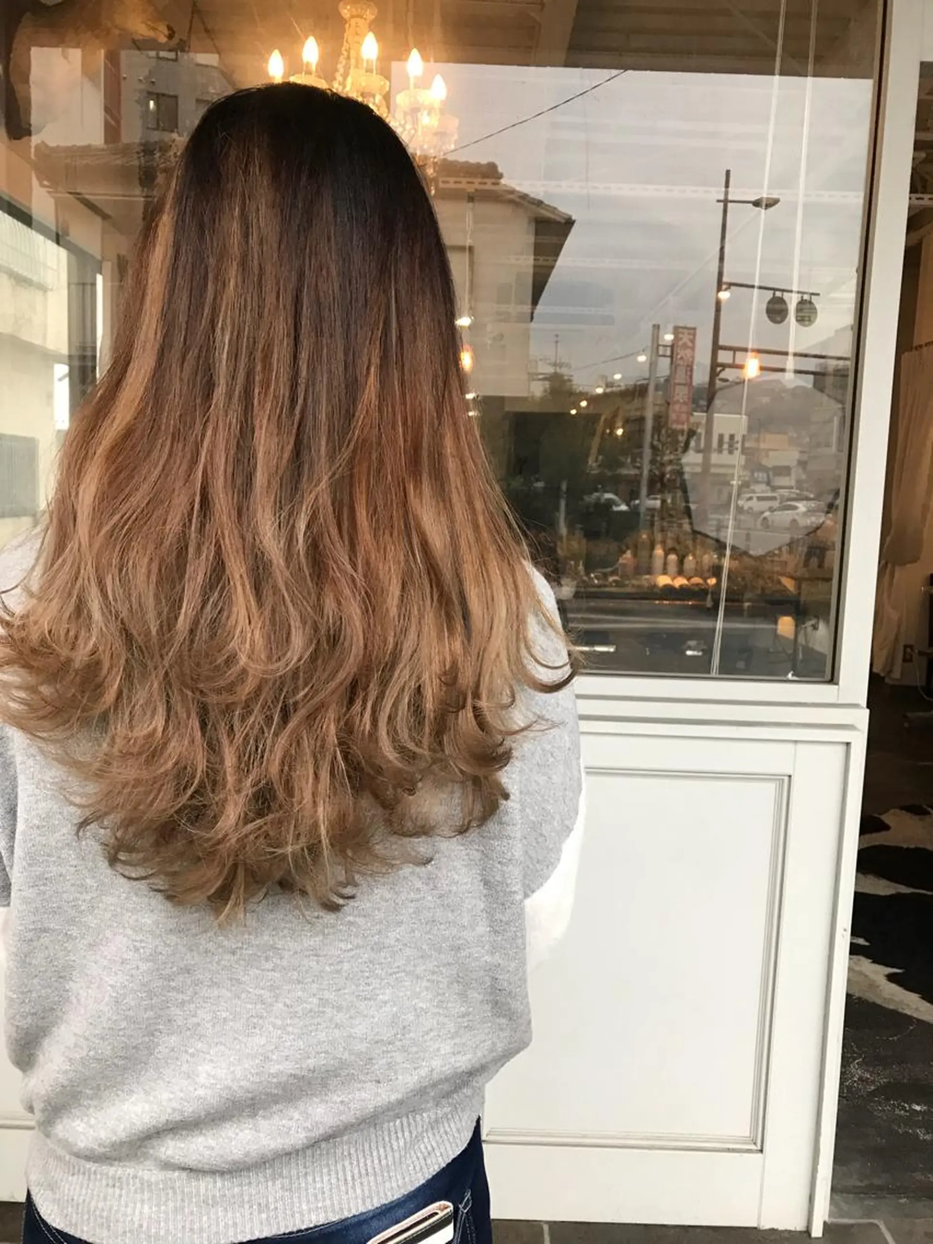 ロング カラー ヘアアレンジ バレイヤージュ ベージュカラー ブリーチ グラデーションカラー ハイライトカラー Mariana/ 鶴原-ハイライトのヘアスタイル