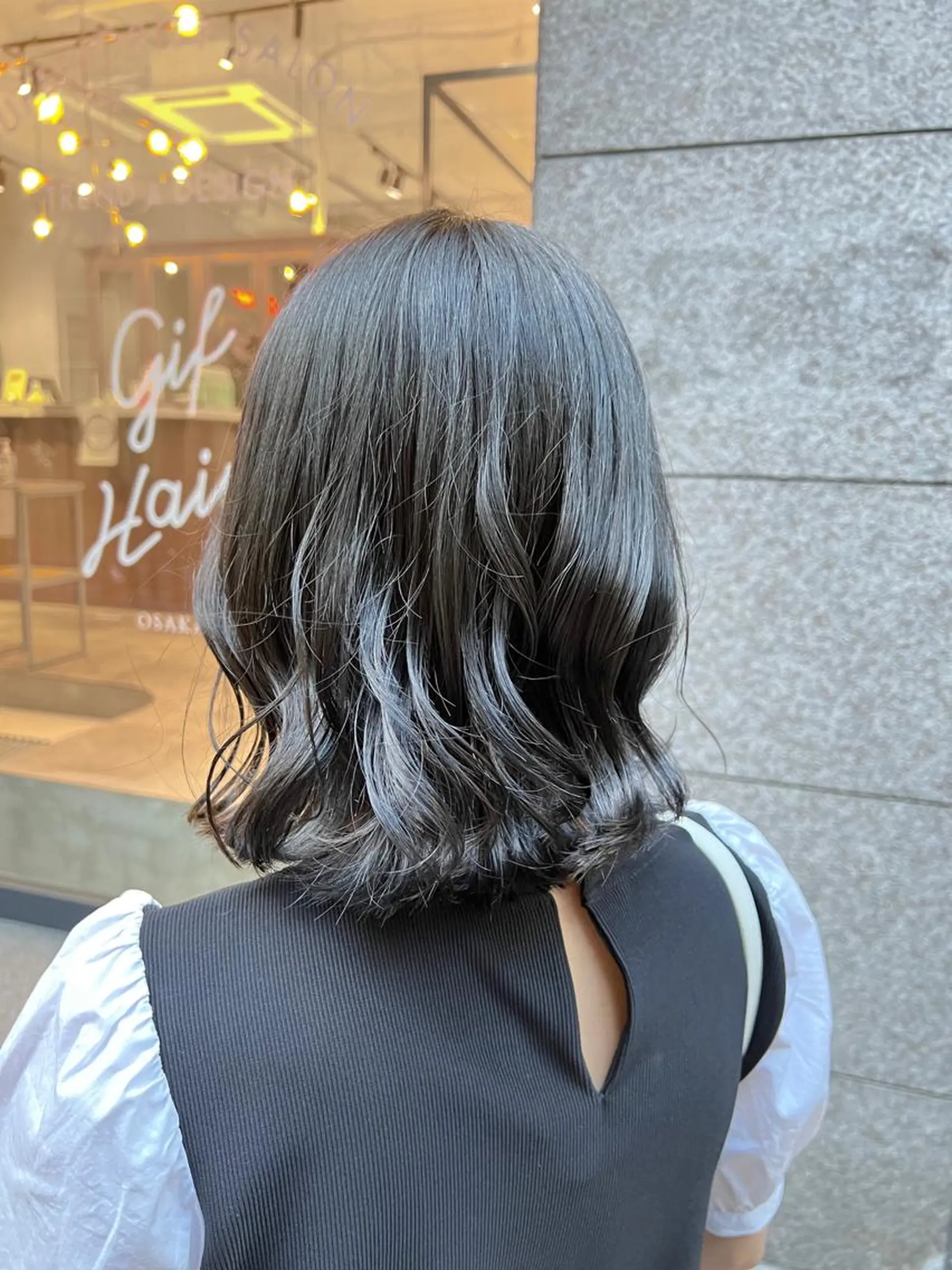 ショート カラー ベージュカラー オリーブベージュ ノイシキ サキのヘアスタイル