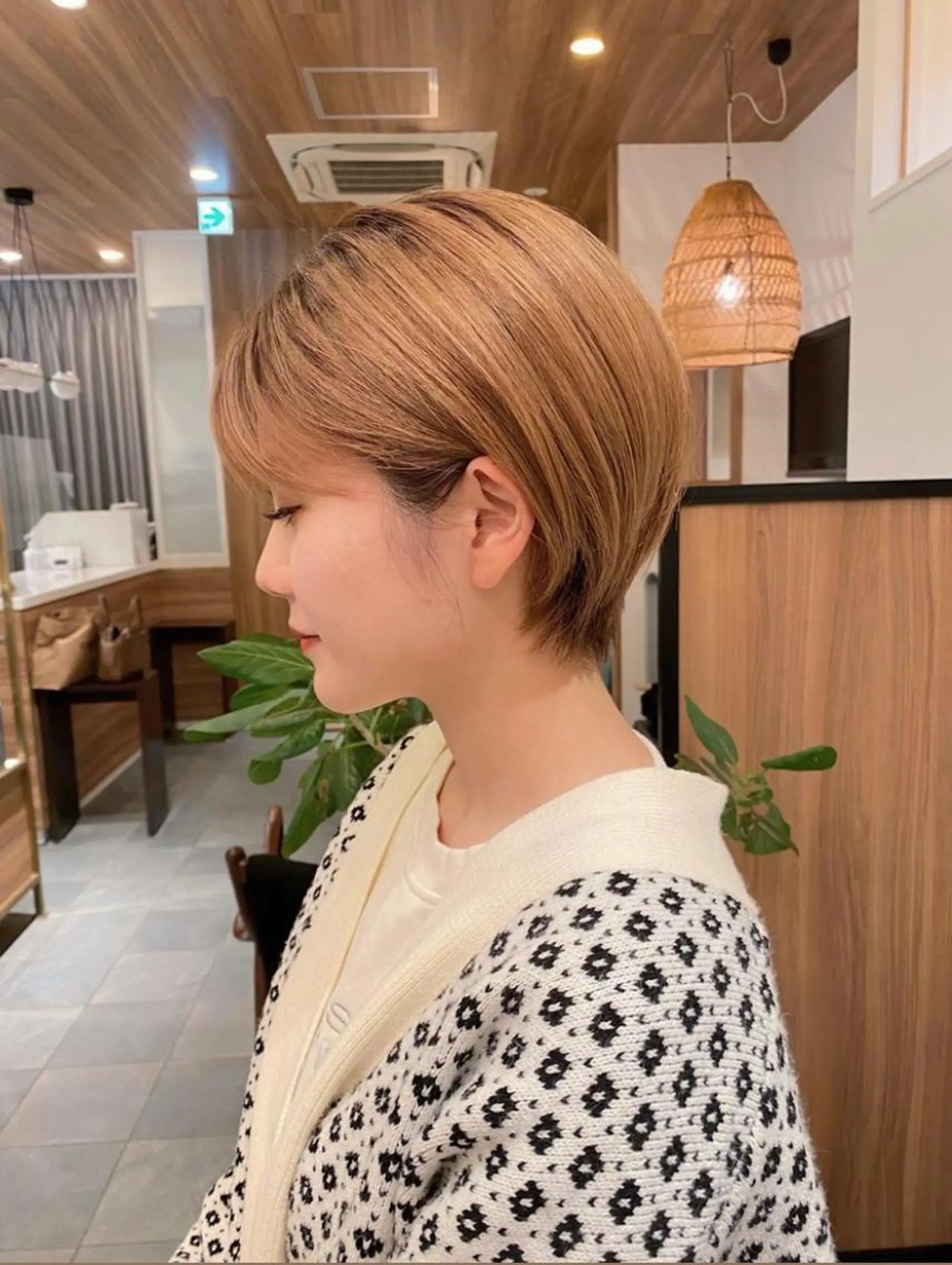 ショート カラー パーマ 丸みショート ハイトーンカラー ショートヘア TYCHE GINZA所属・🍃服部 雅哉🍃銀座◎のヘアスタイル