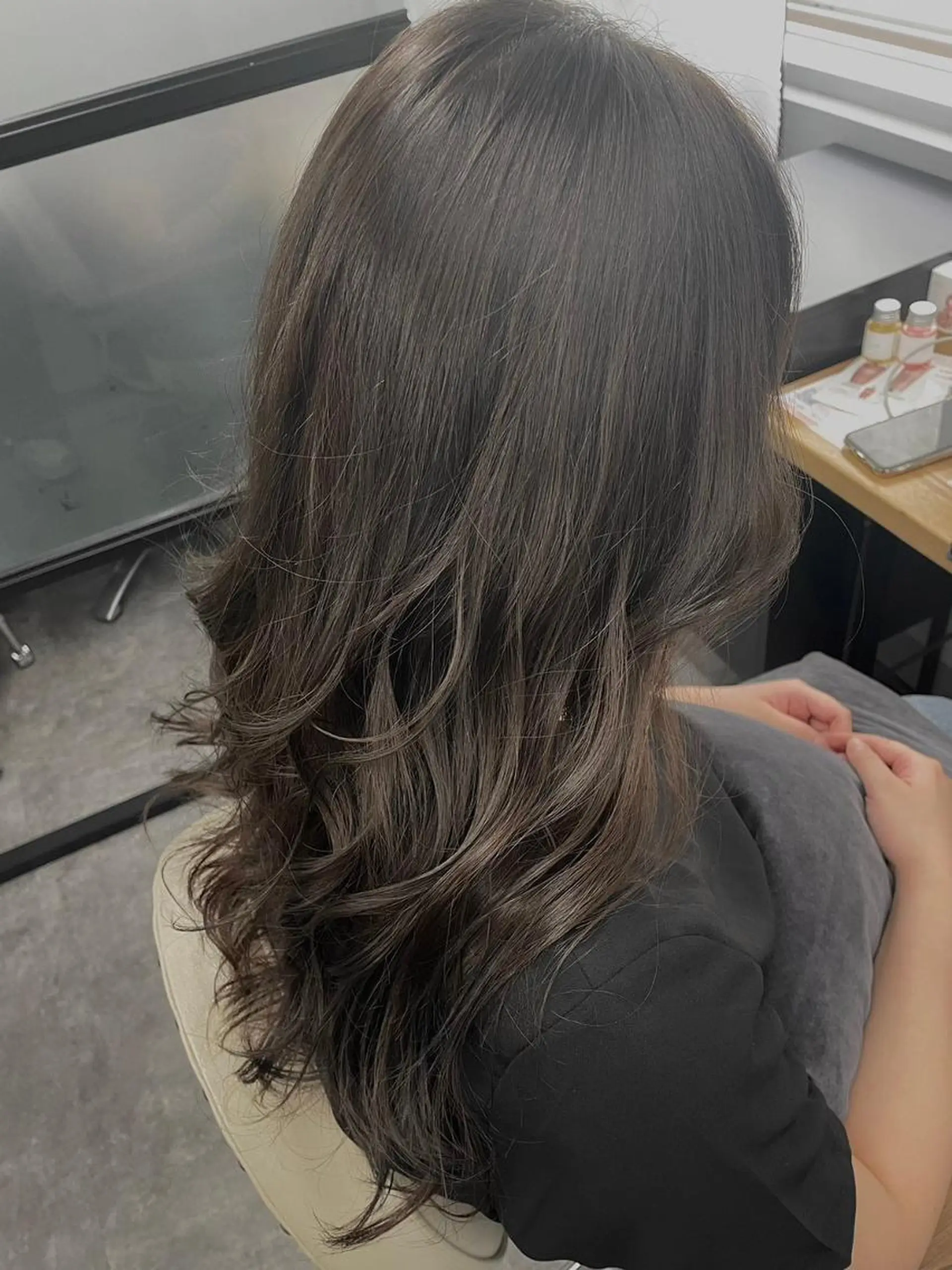 ロング カラー バレイヤージュ ブリーチ ケアブリーチ ダブルカラー グレージュ N° aria 三軒茶屋のヘアスタイル