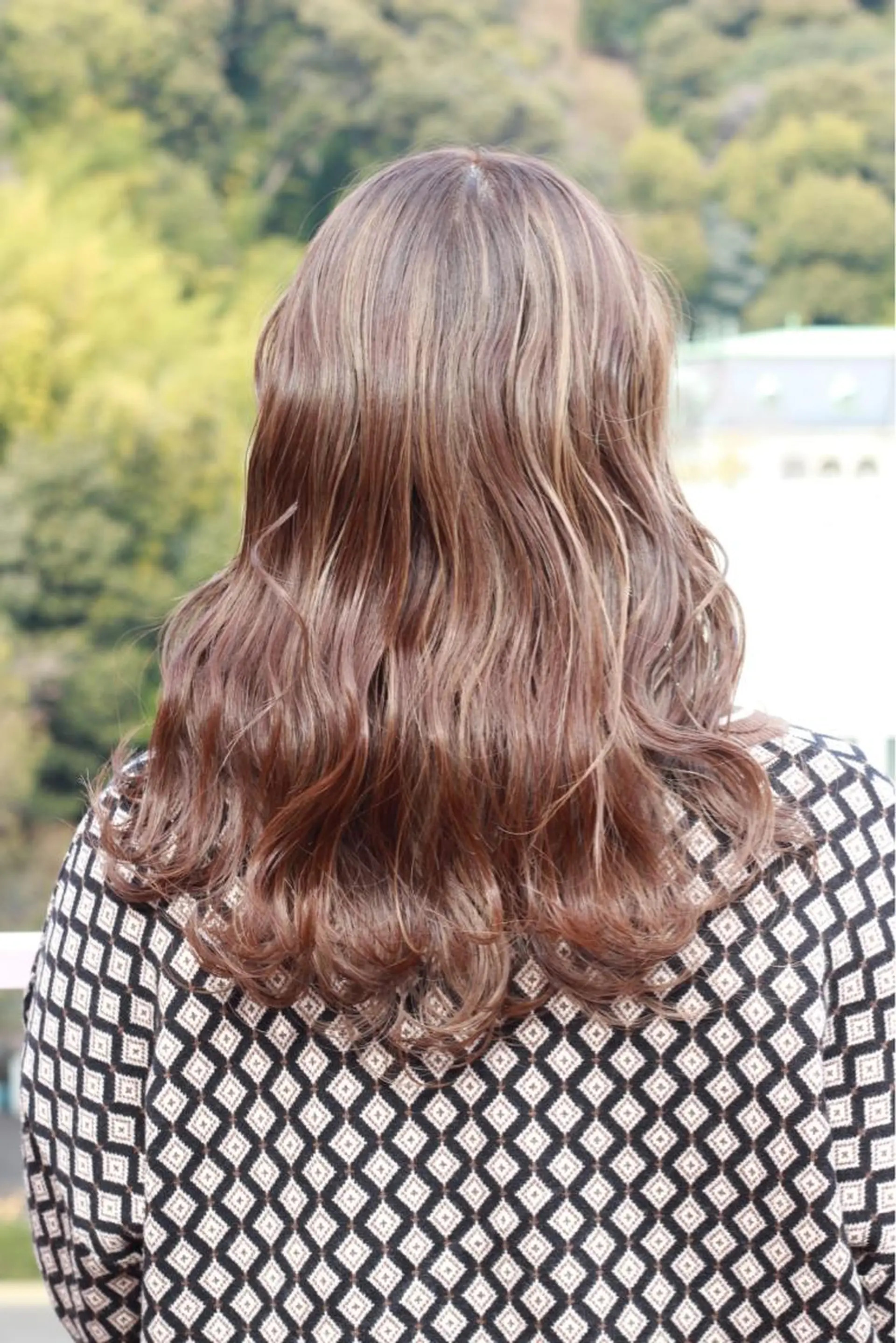 ロング カラー グレージュ ハイライトカラー ハイライト ヘアカラー Viage （ビアージュ）のヘアスタイル