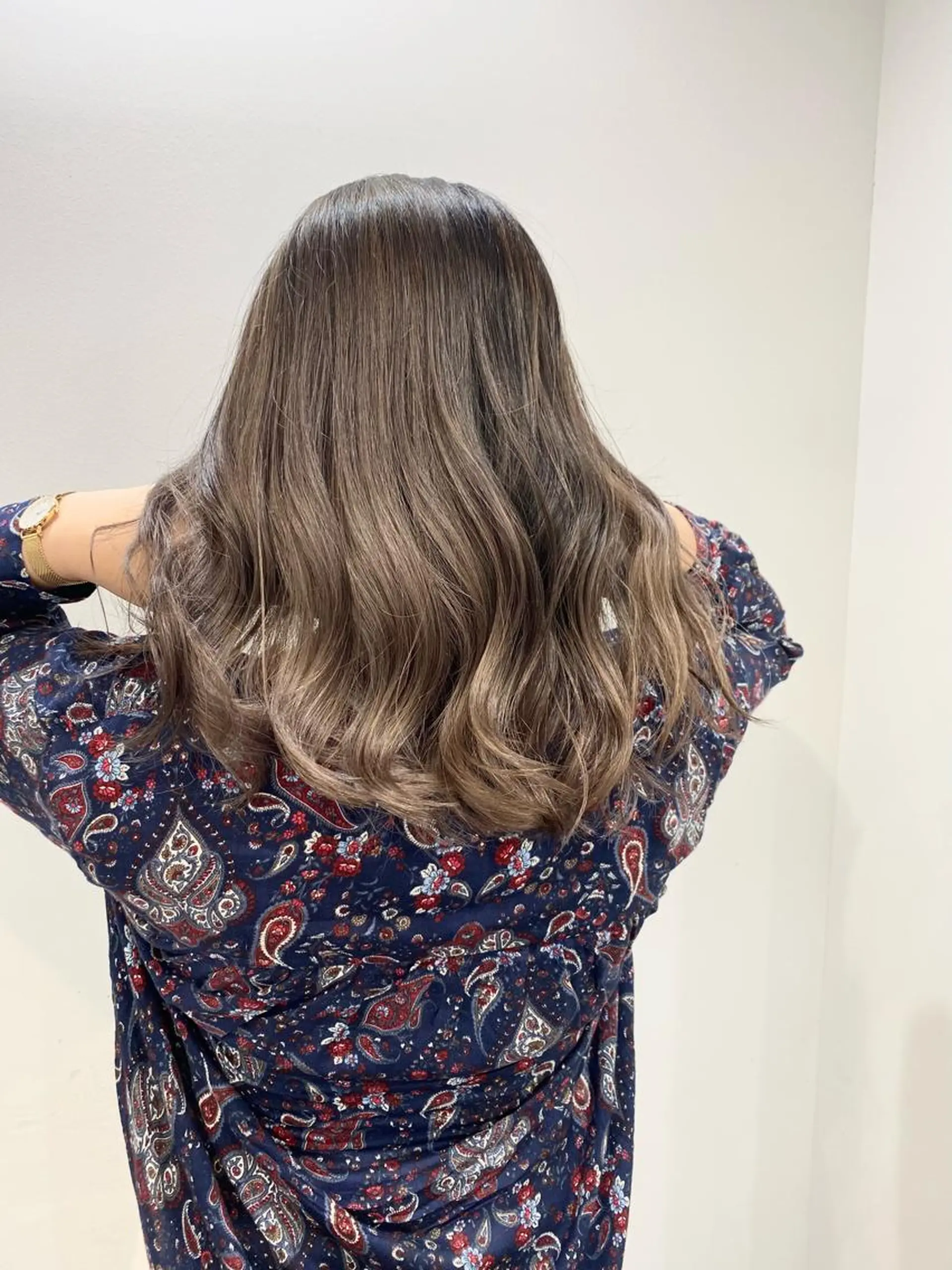 セミロング カラー バレイヤージュ グラデーションカラー レイヤーカット opus 店長大和 レイヤー/赤み消しのヘアスタイル