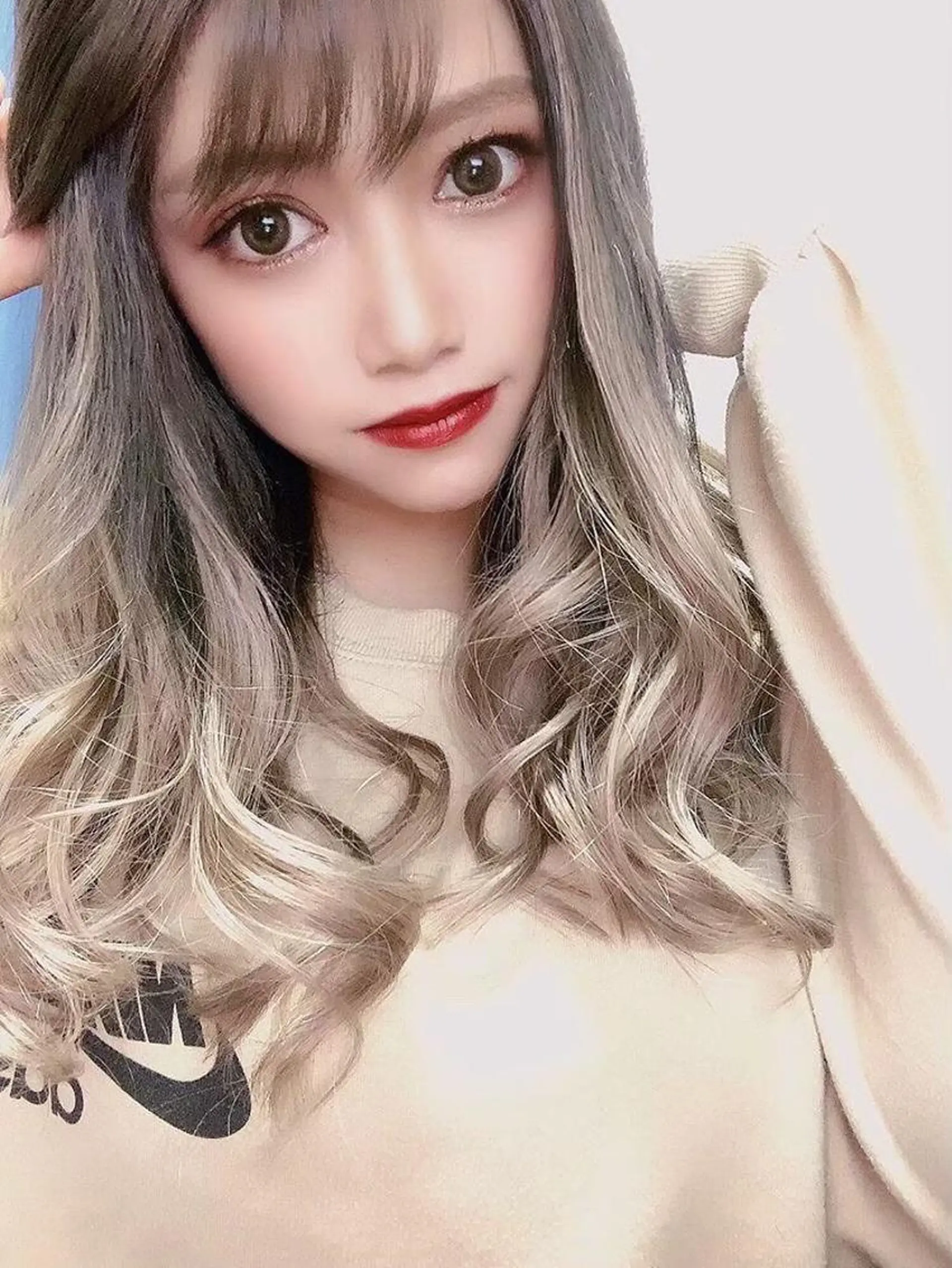 ミディアム カラー シールエクステ バレイヤージュ ブリーチ ケアブリーチ ダブルカラー 西口徒歩20秒　寒色 カラーミディアムヘアのヘアスタイル