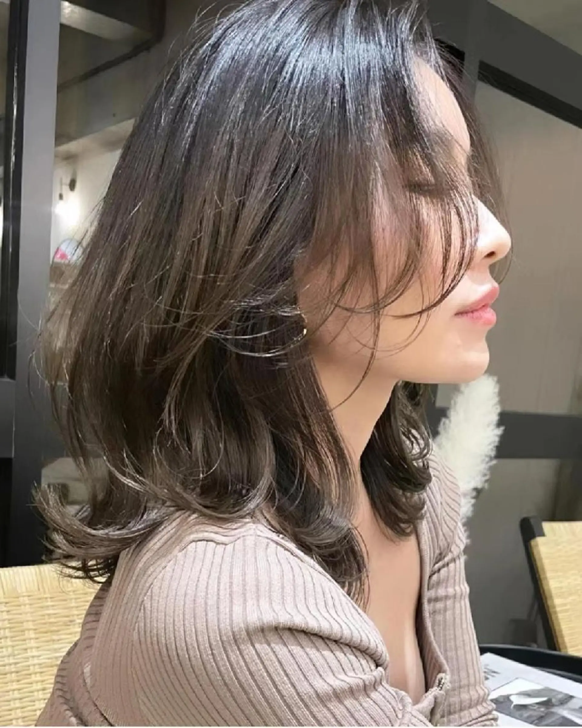 ミディアム カラー パーマ u hair所属・こばやし ももこのヘアスタイル