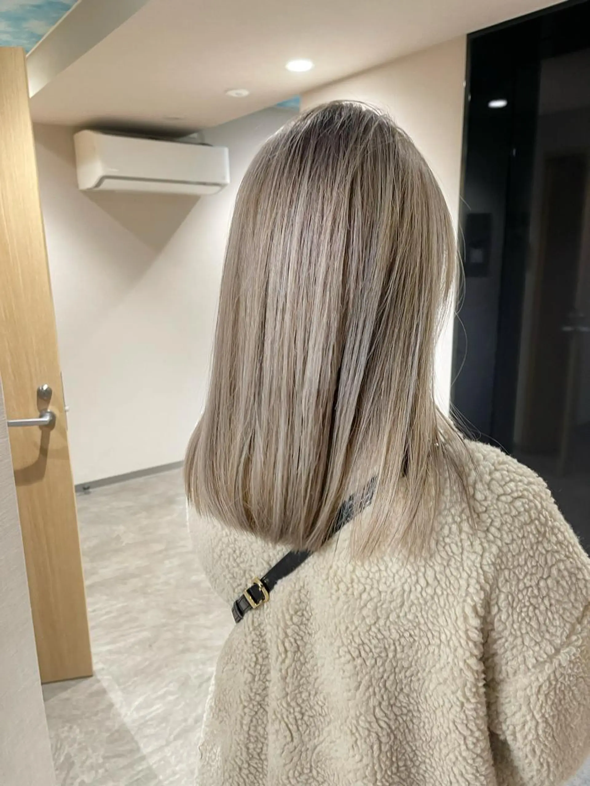 セミロング カラー 透明感カラー ヘアカラー 松井那津子 /ハイライトブリーチのヘアスタイル