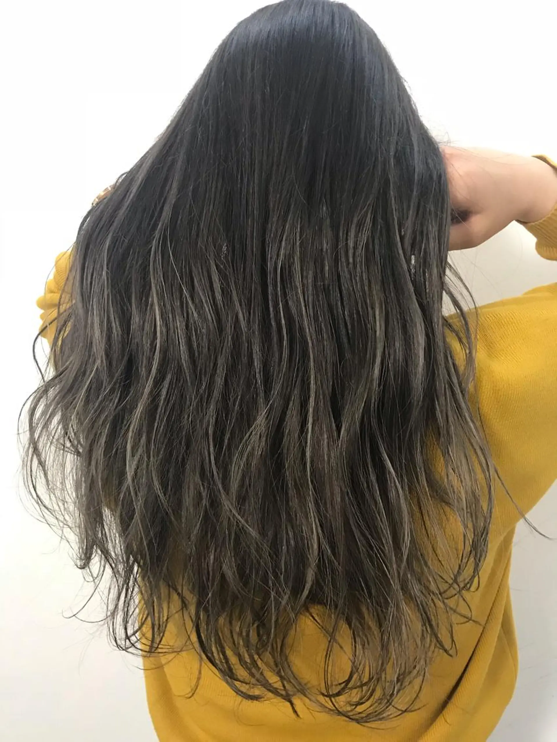 ロング カラー 西村あきや トレンド韓国ヘアのヘアスタイル