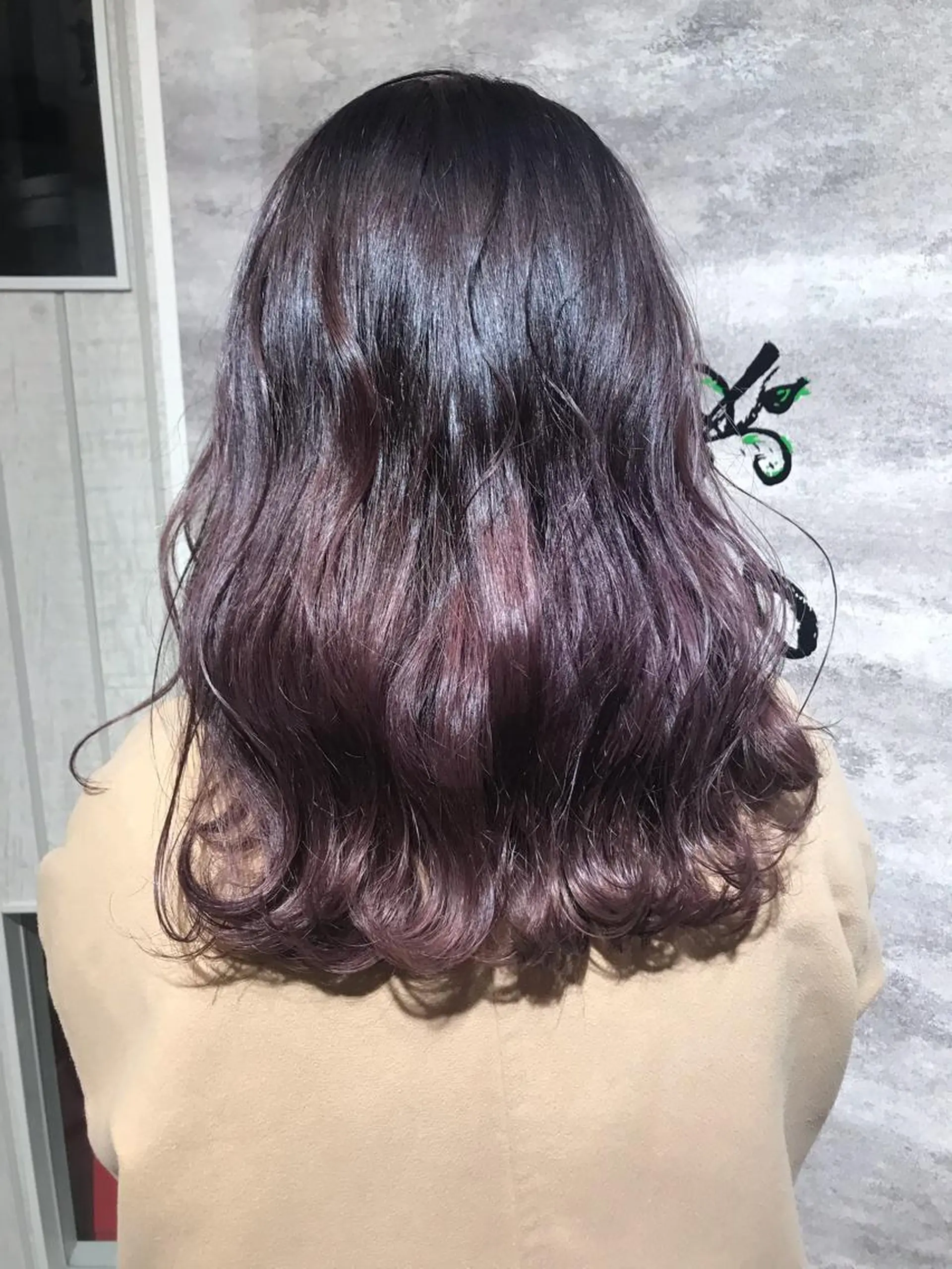 ミディアム カラー uru"所属・uru" すずきさゆりのヘアスタイル