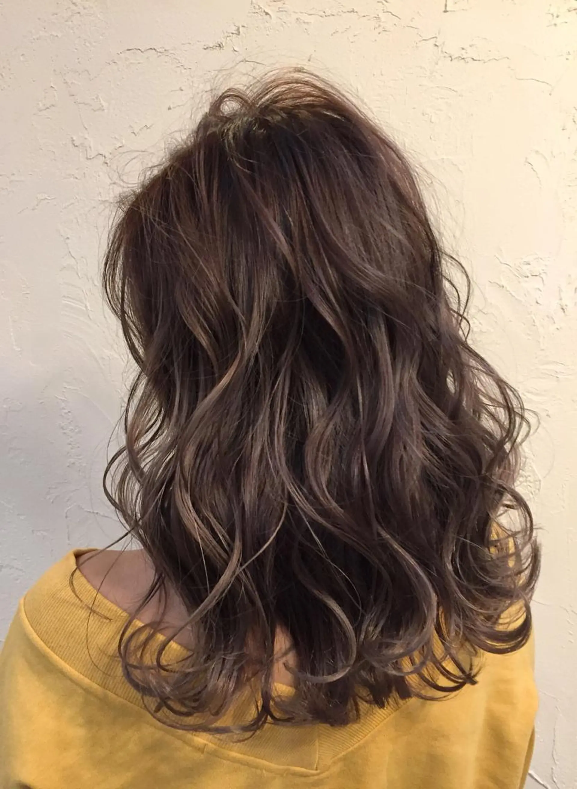 セミロング カラー ブリーチ 韓国レイヤー外国人風 透明感カラー髪質改善のヘアスタイル