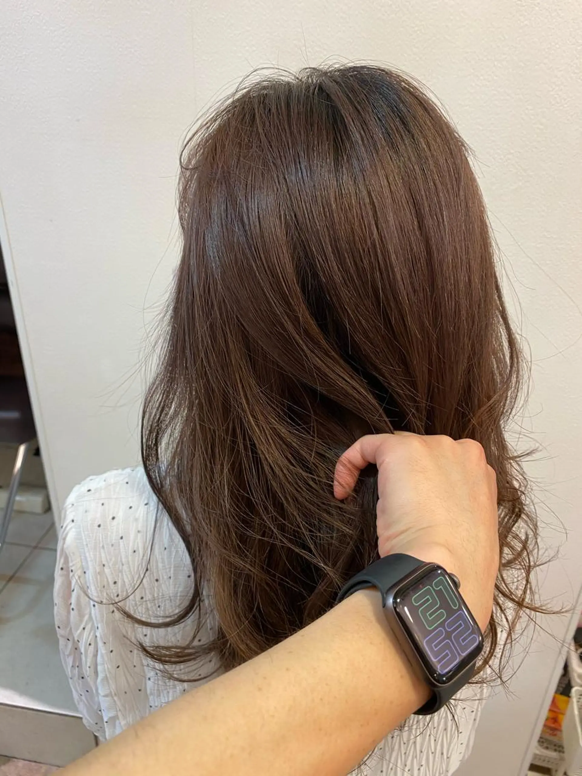 セミロング カラー 白髪世代の悩み解決 阿部耕大のヘアスタイル