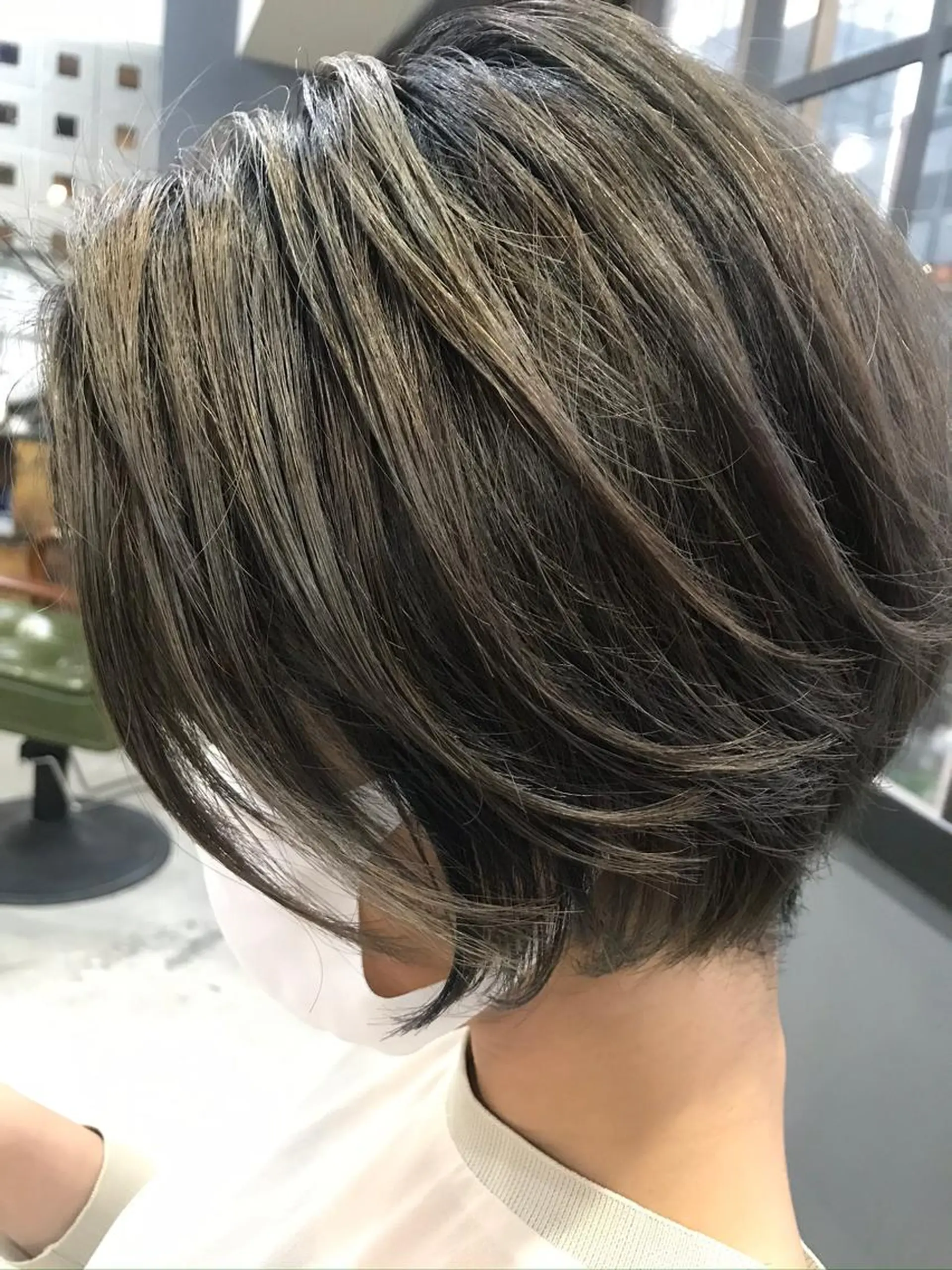 ショート カラー グレージュ ハイライトカラー ハイライト カット ヘアカラー トリートメント LOARK🍒 ロアークヘアーのヘアスタイル