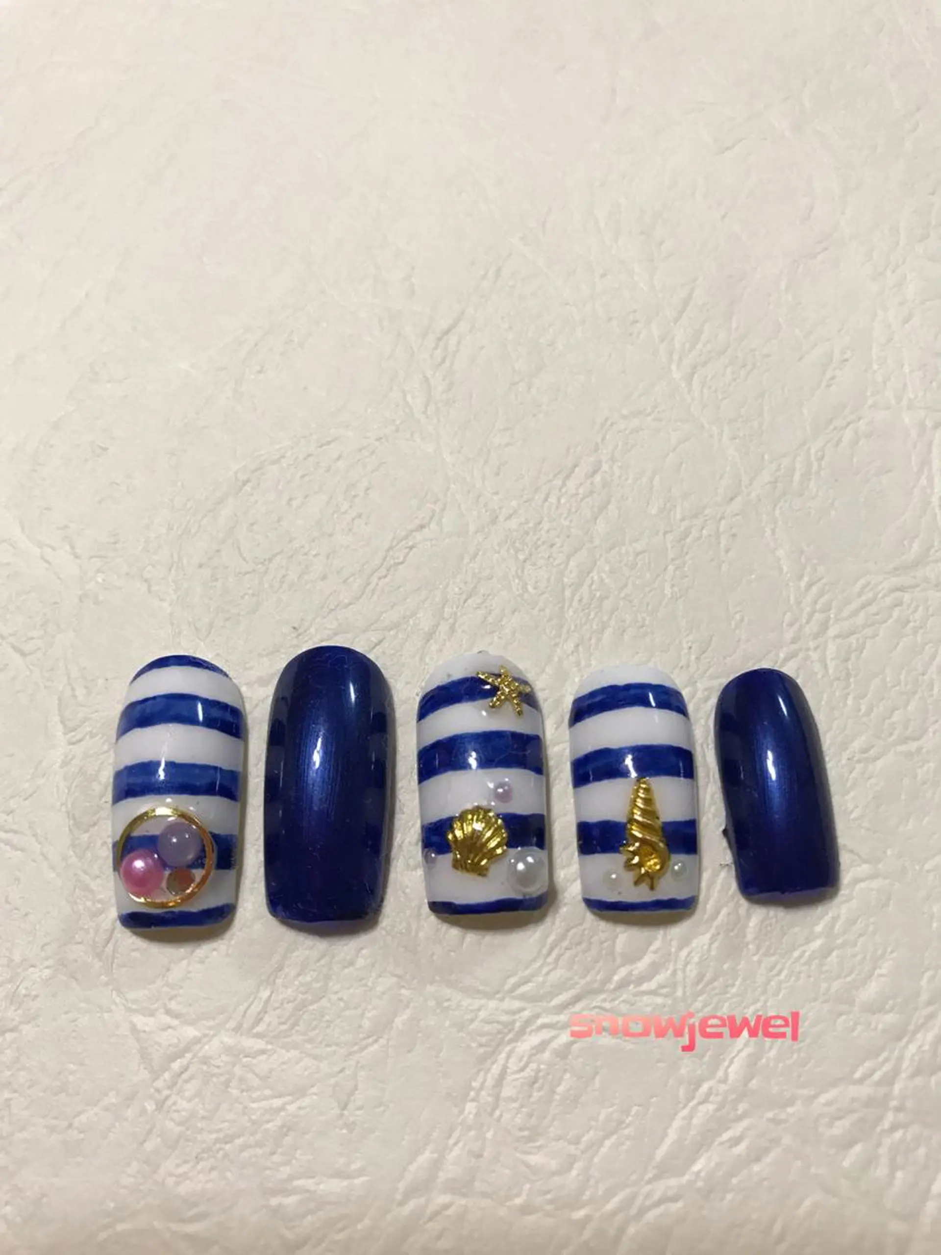 ネイル ボーダー nail snowjewelのネイルデザイン