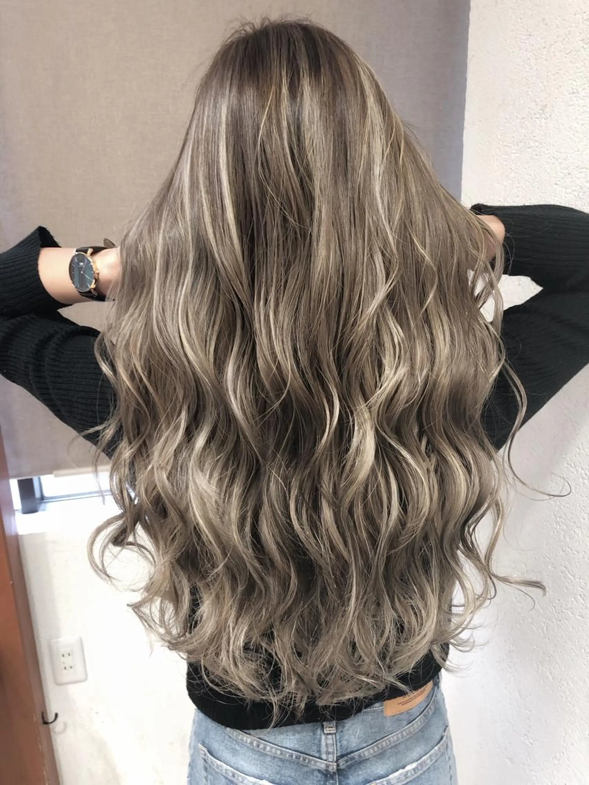 ロング カラー ベージュカラー ハイライトカラー 3Dハイライト ハイライト biscohair 髪にドラマを。のヘアスタイル