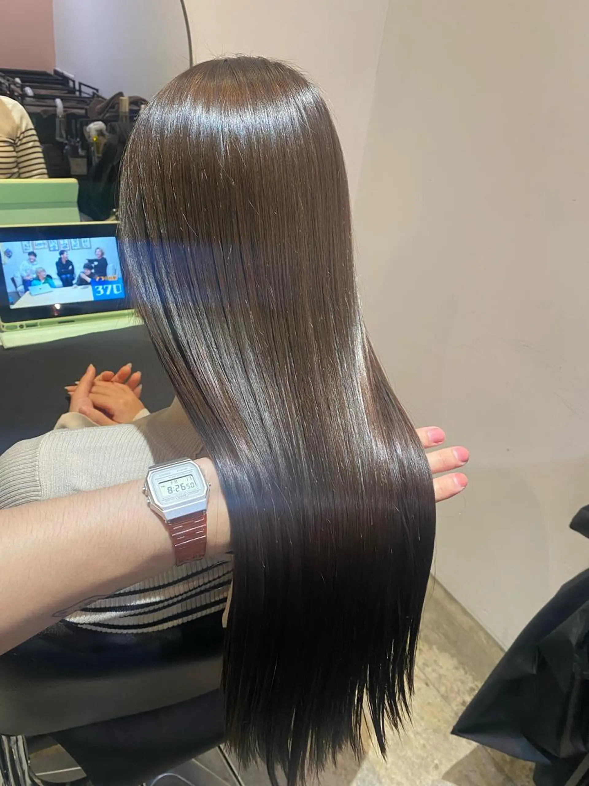 ロング カラー アッシュ ベージュカラー 透明感カラー LATTE  渋谷所属・♡レイヤーカット れお♡のヘアスタイル