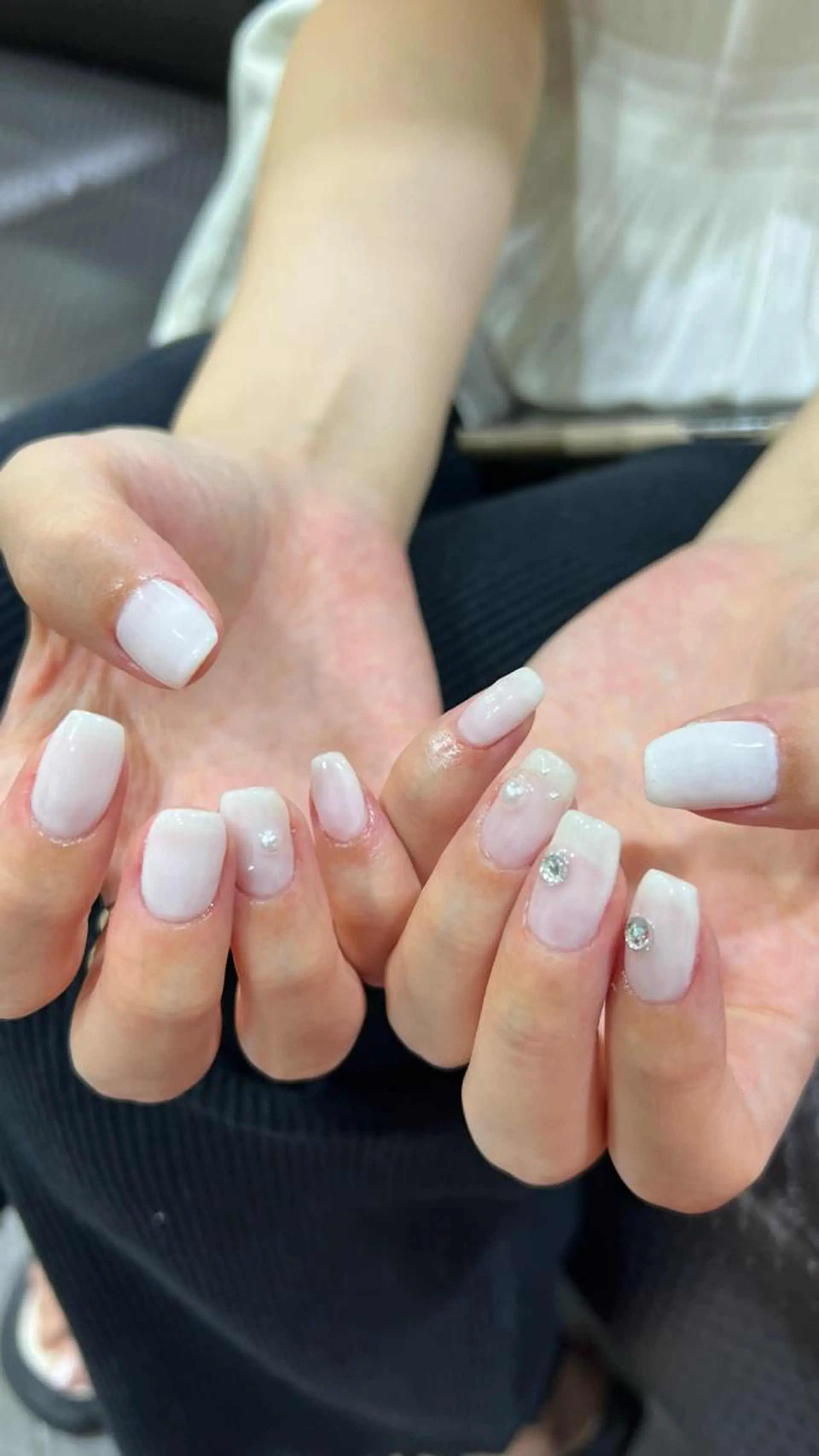 ネイル ジェルネイル ニュアンスネイル ワンカラーネイル パラジェル 暖色ｶﾗｰ/ﾚｲﾔｰ ｶｯﾄ/Yunaのヘアスタイル