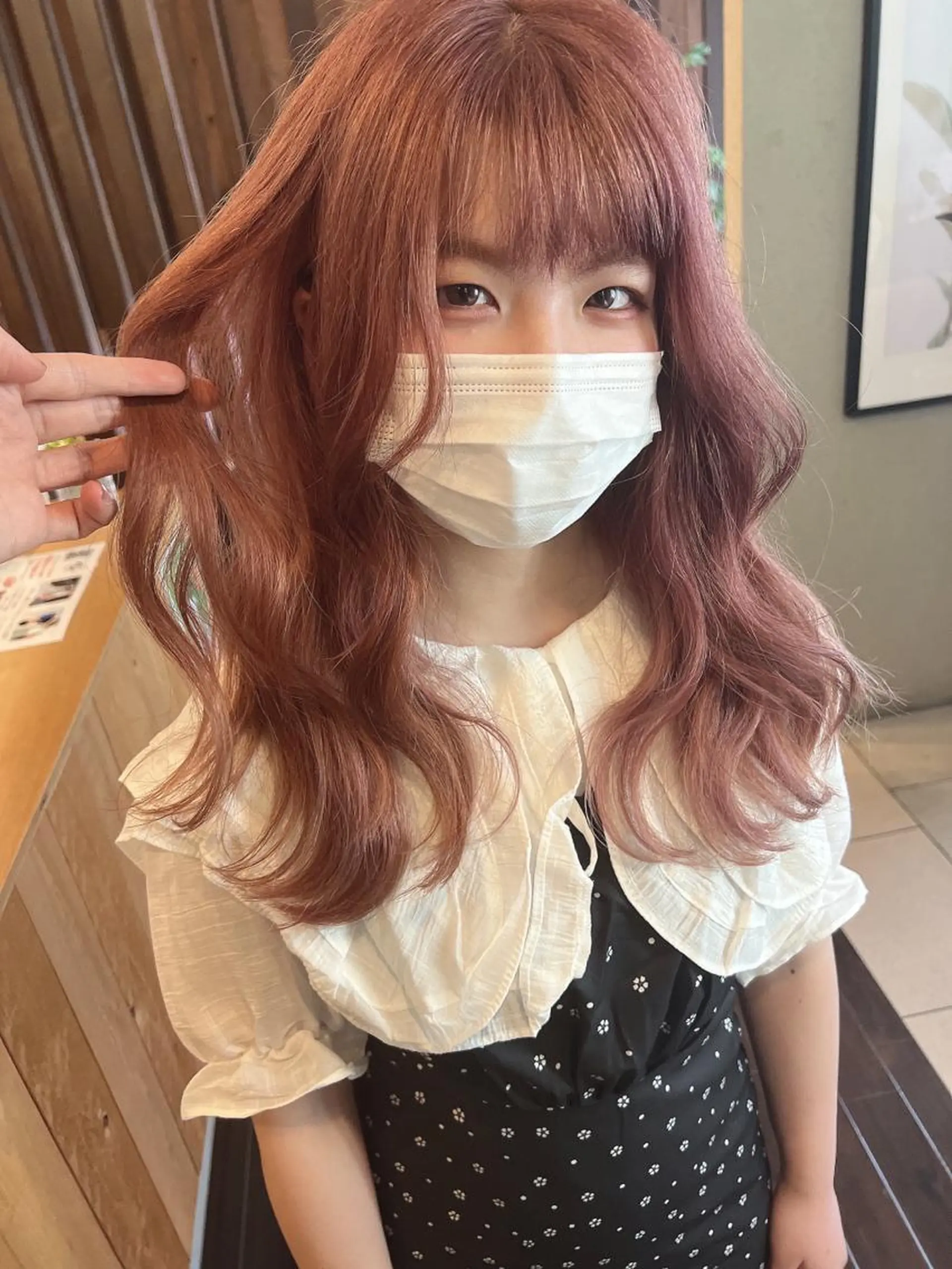 セミロング カラー ベージュカラー ピンクカラー ピンクベージュ ヘアカラー 具志 正太のヘアスタイル