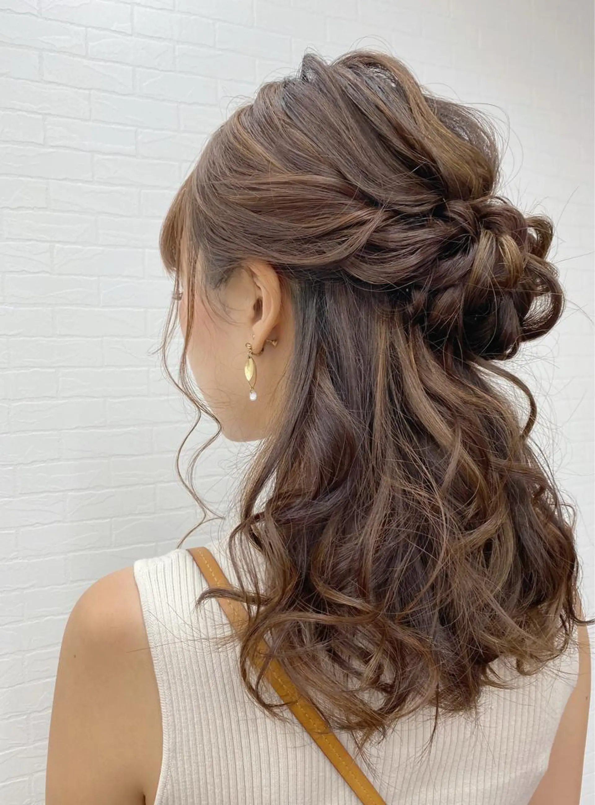 セミロング ヘアアレンジ お団子ヘア ヘアセット GRANLUSSO 〜グランルッソ駅前店所属・木口 嘉美のヘアスタイル