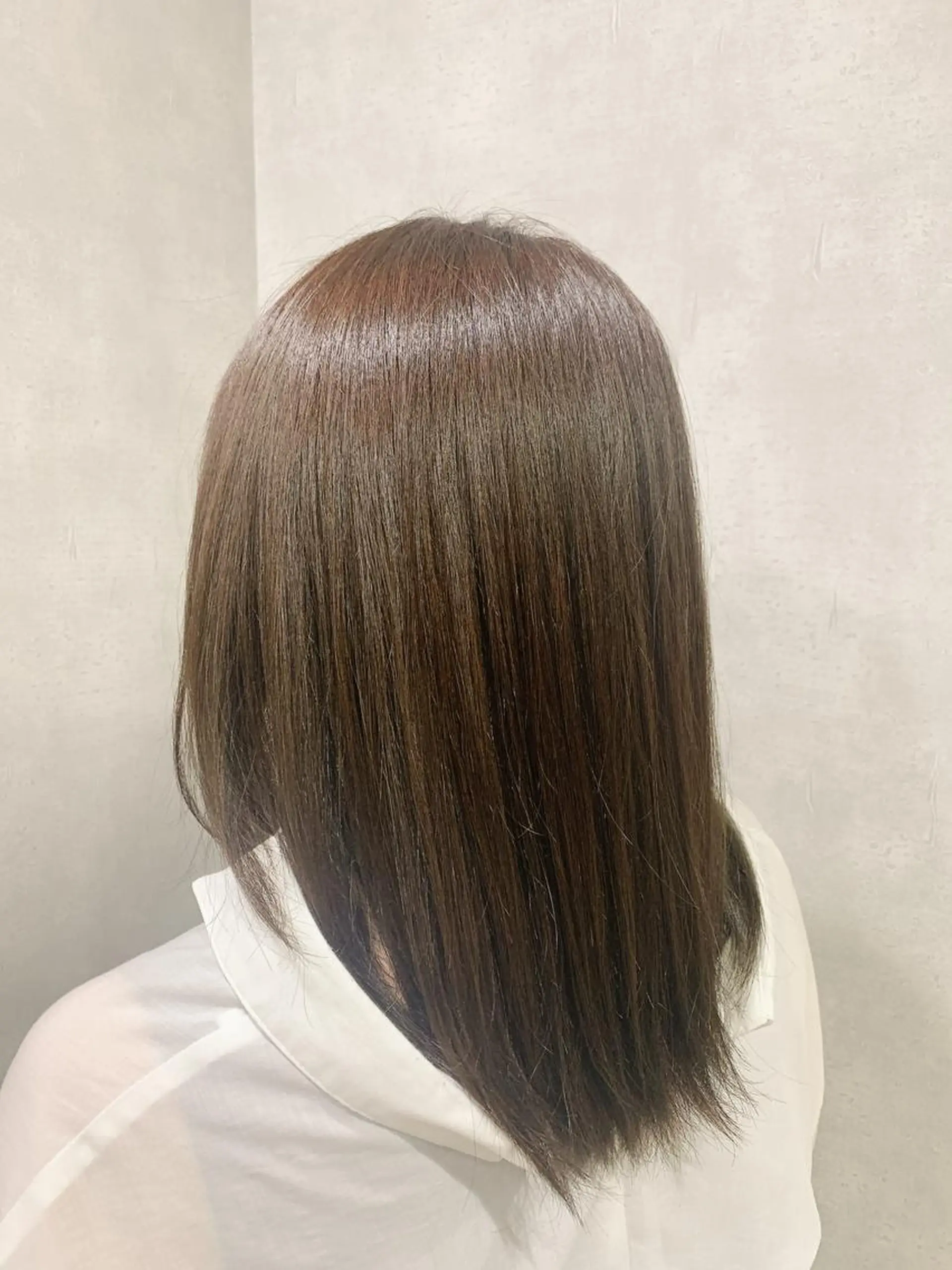 セミロング カラー エンドウ　ミノリ🤎 /半個室/レイヤーのヘアスタイル