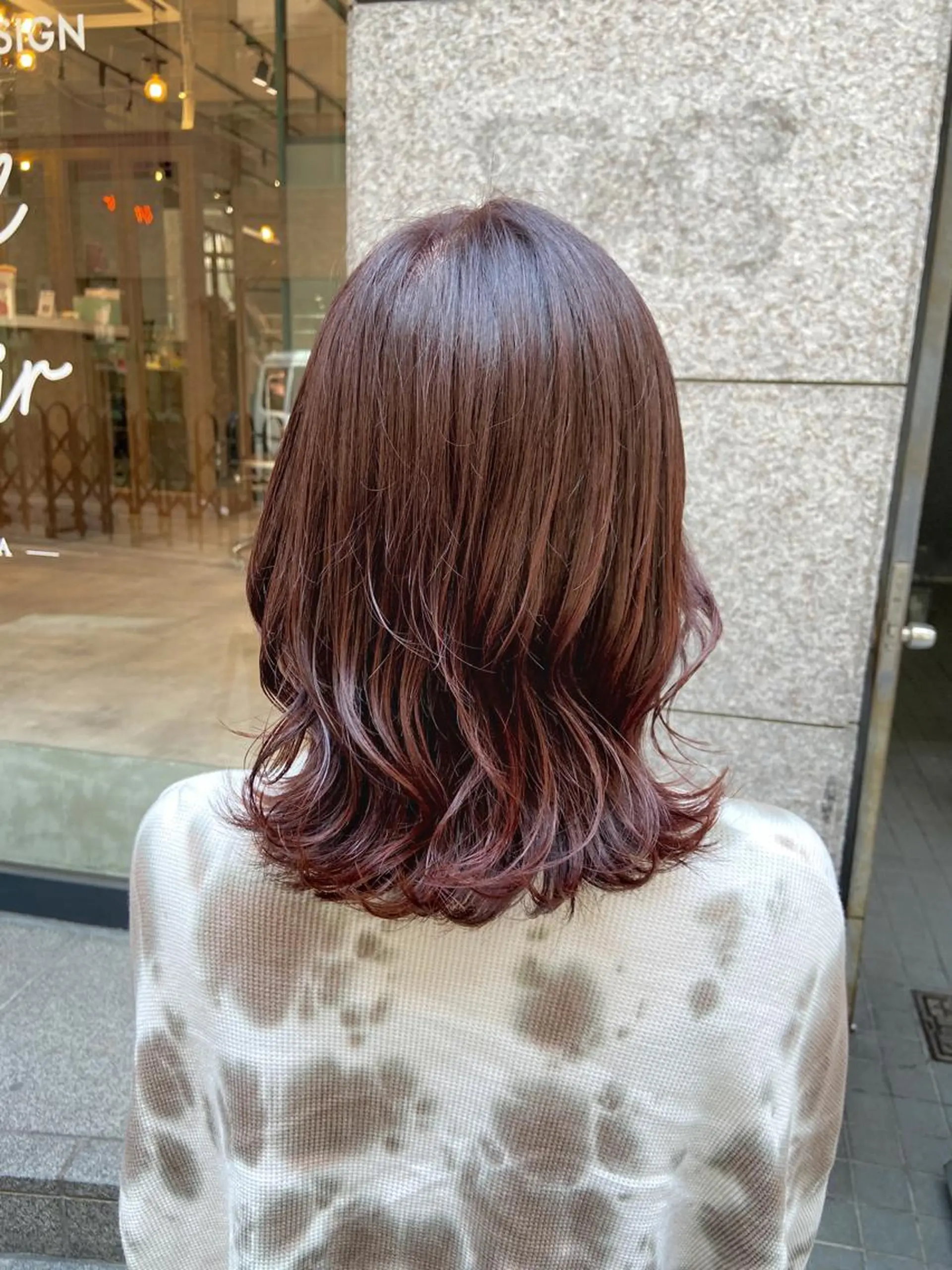 ミディアム カラー ピンクカラー ノイシキ サキのヘアスタイル