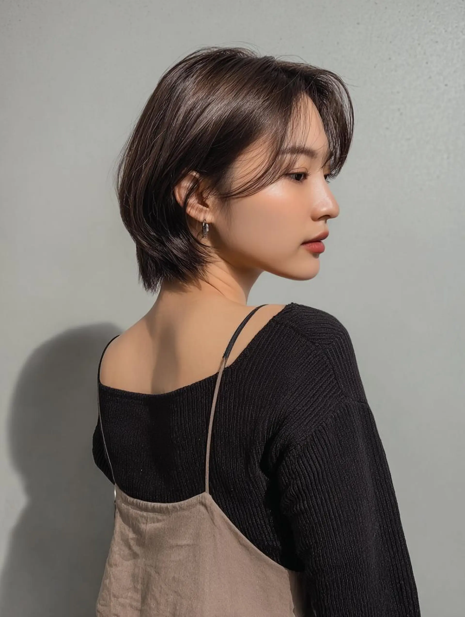 ショート カラー ブラウンカラー ナチュラルブラウン くびれヘア レイヤーカット 小顔カット ブリーチお任せ🫧 tokute高円寺のヘアスタイル