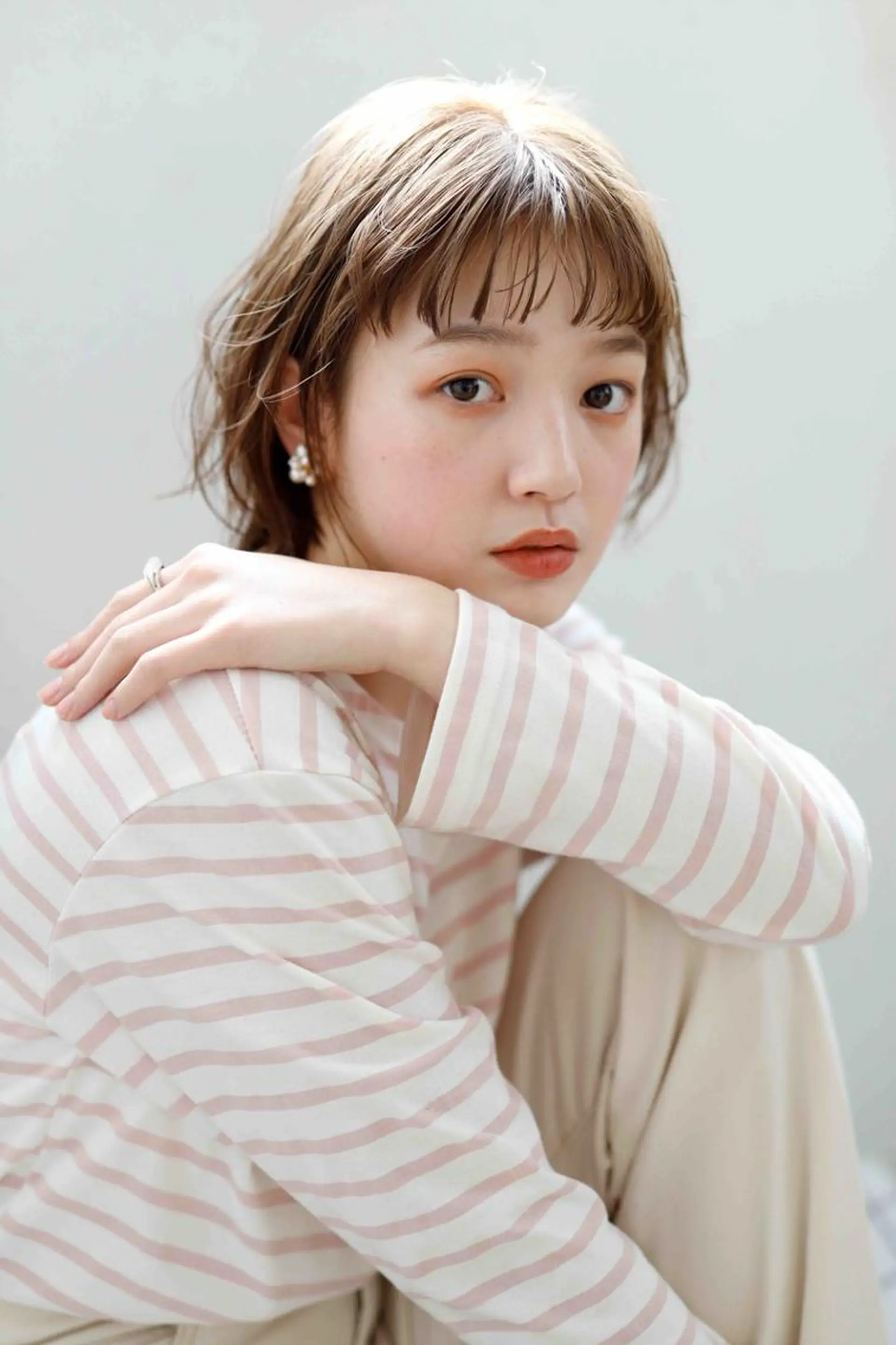 パーマ カラー ショート アディクシーカラー ベージュカラー ケアカラー 透明感カラー イヤリングカラー カット トリートメント ヘアケア特化型サロン newi 梅田のヘアスタイル