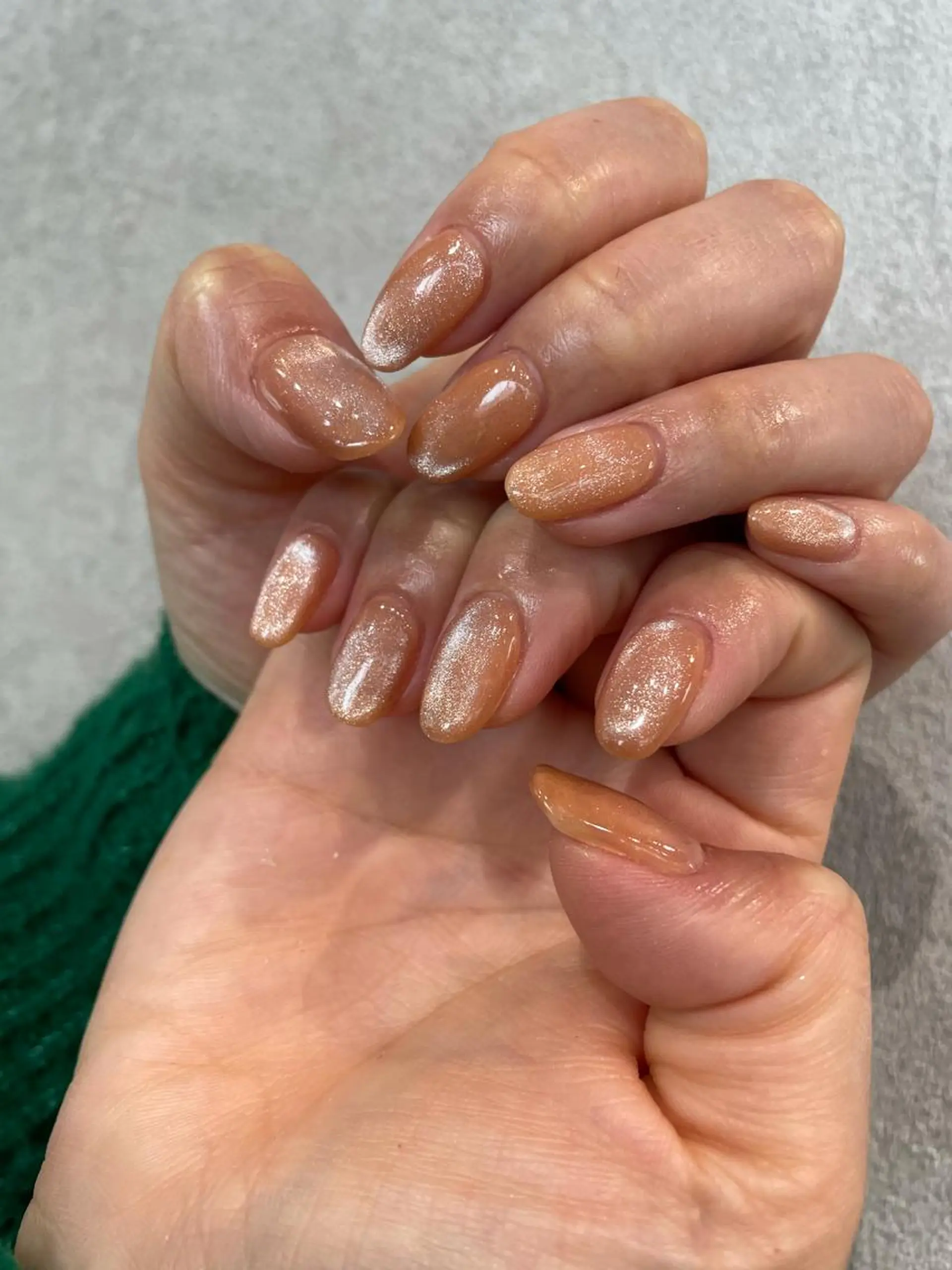 ネイル マグネットネイル ニュアンスネイル ハンドネイル ナチュラル透明感🌱 小山美樹子のヘアスタイル