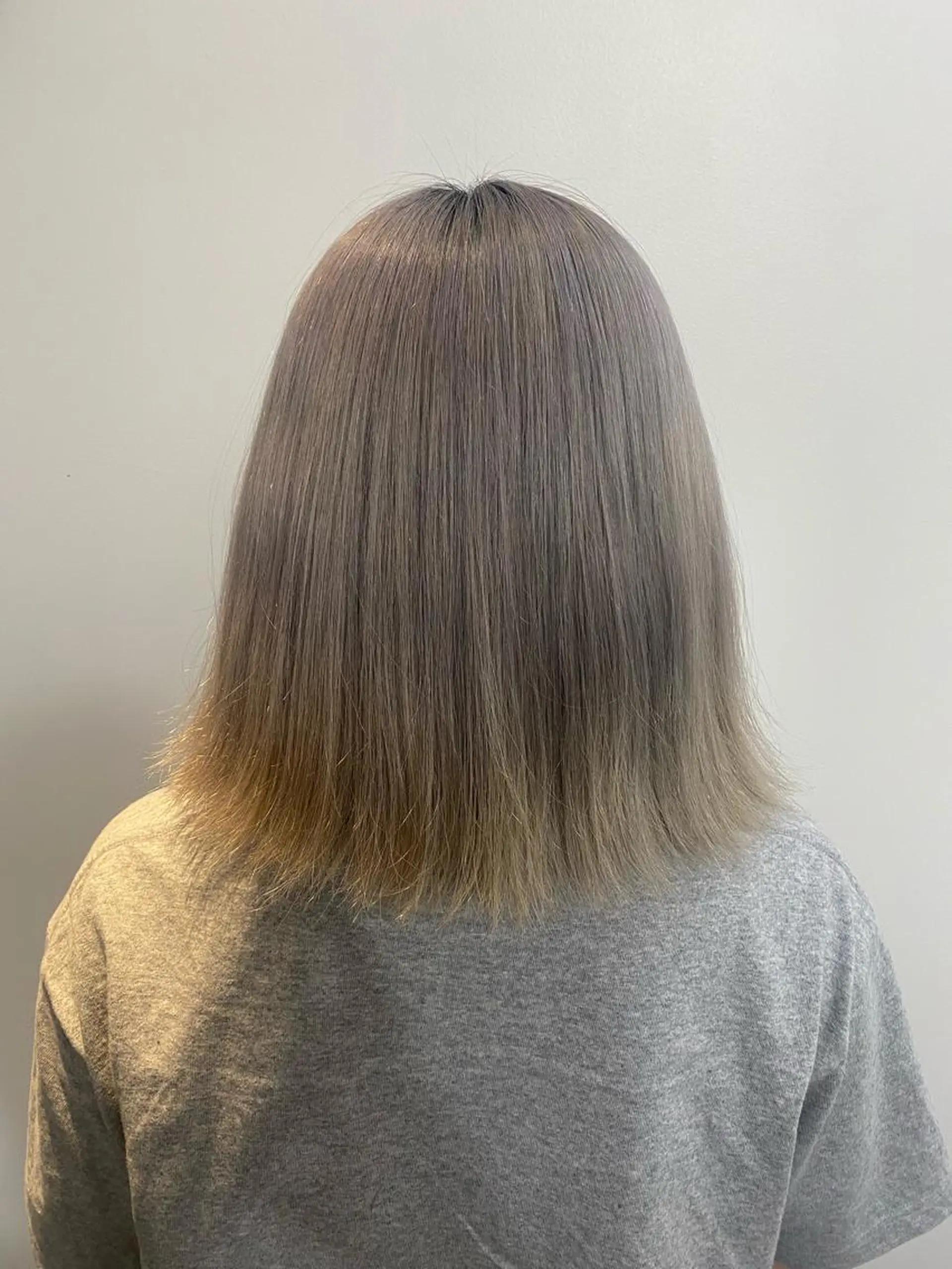 ミディアム カラー ブリーチ CIEN white所属・パーマモデル募集中 渥美翔人のヘアスタイル