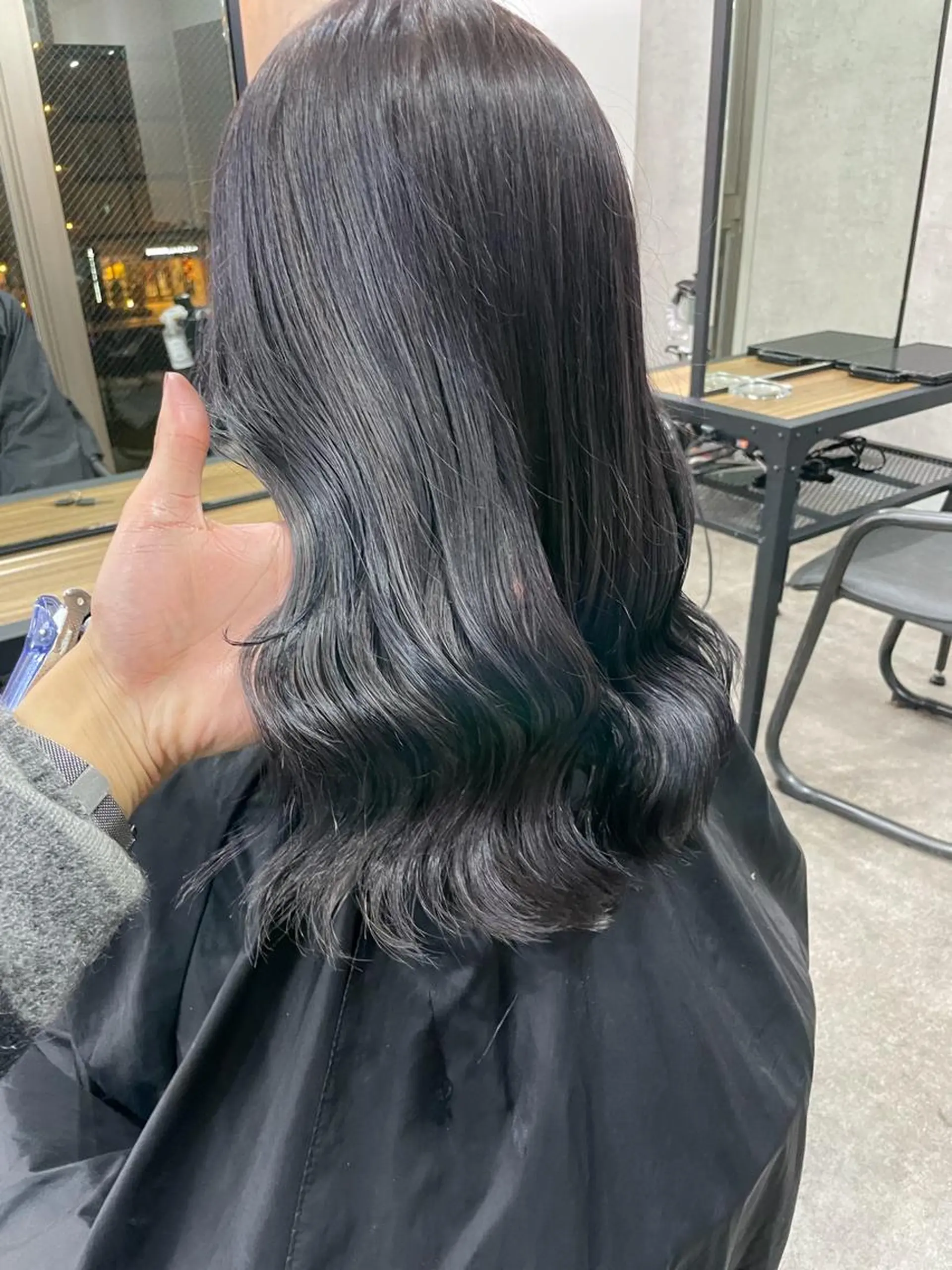 ミディアム カラー パーマ ヘアアレンジ メンズ キッズ ネイル マツエク・マツパ アイブロウ メンズバレイヤージュ メンズブリーチ フェードカット メンズハイライト メンズインナーカラー カラー特化サロン Eir心斎橋のヘアスタイル
