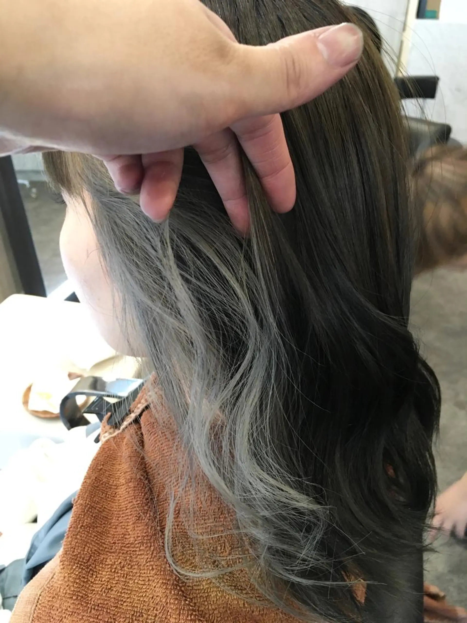 ミディアム カラー インナーカラー ヘアカラー トリートメント yuri🌼 NUMBER 天王寺のヘアスタイル