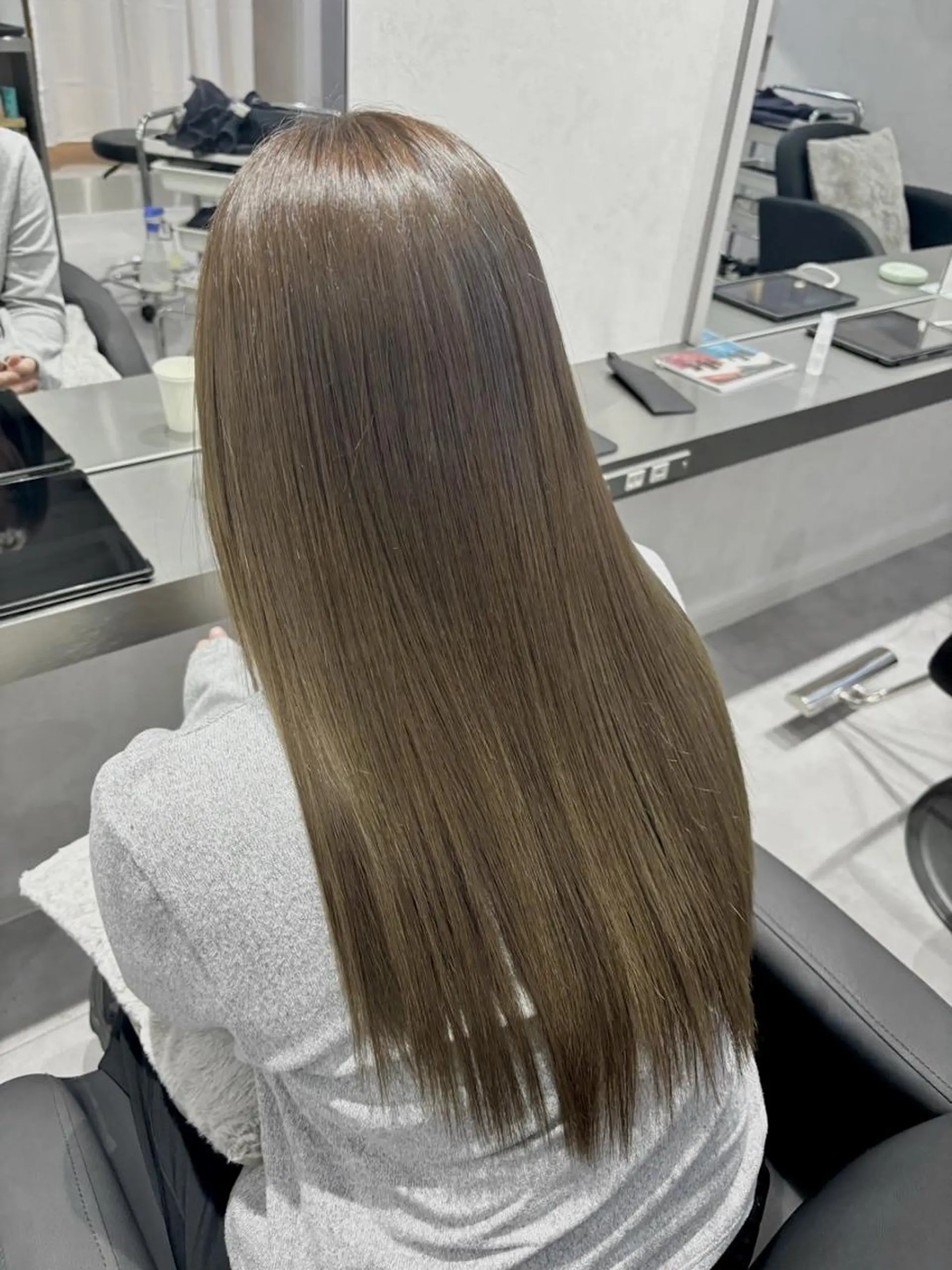 ロング カラー ショートボブ バレイヤージュ ブリーチ ダブルカラー グレージュ カット ヘアカラー トリートメント N° jemica 札幌のヘアスタイル